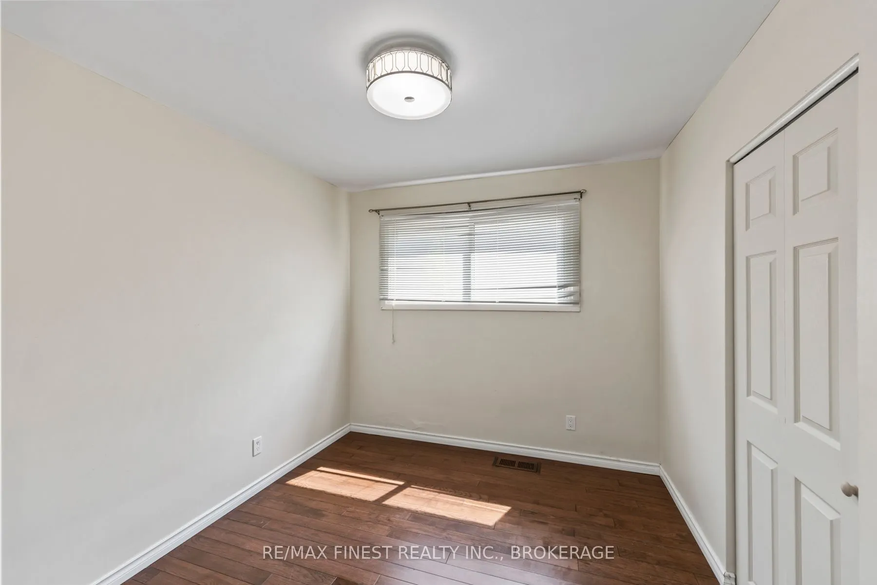 5 MICHAEL GRASS Crescent