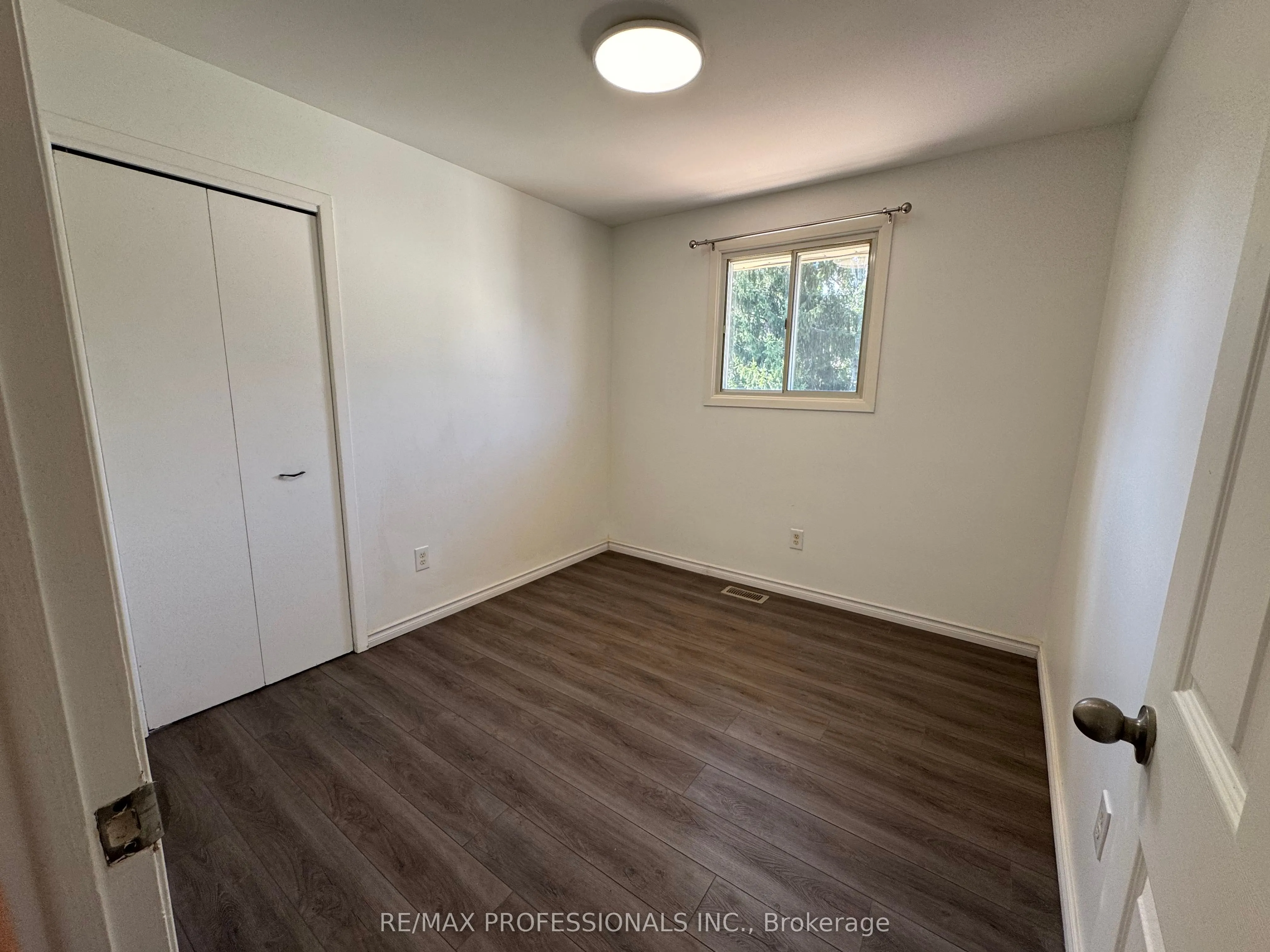 10 Cindy Drive, #UPPER