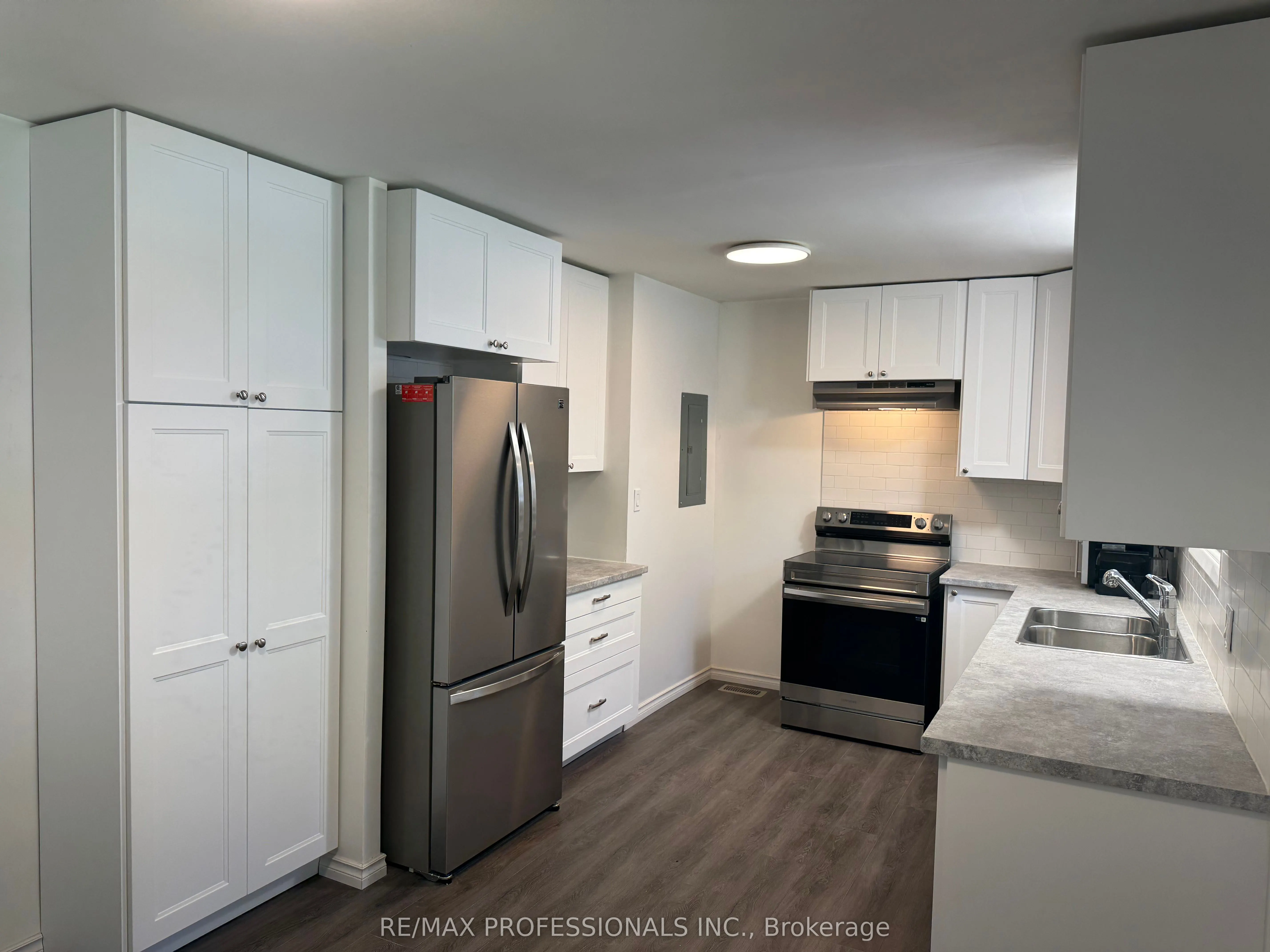 10 Cindy Drive, #UPPER