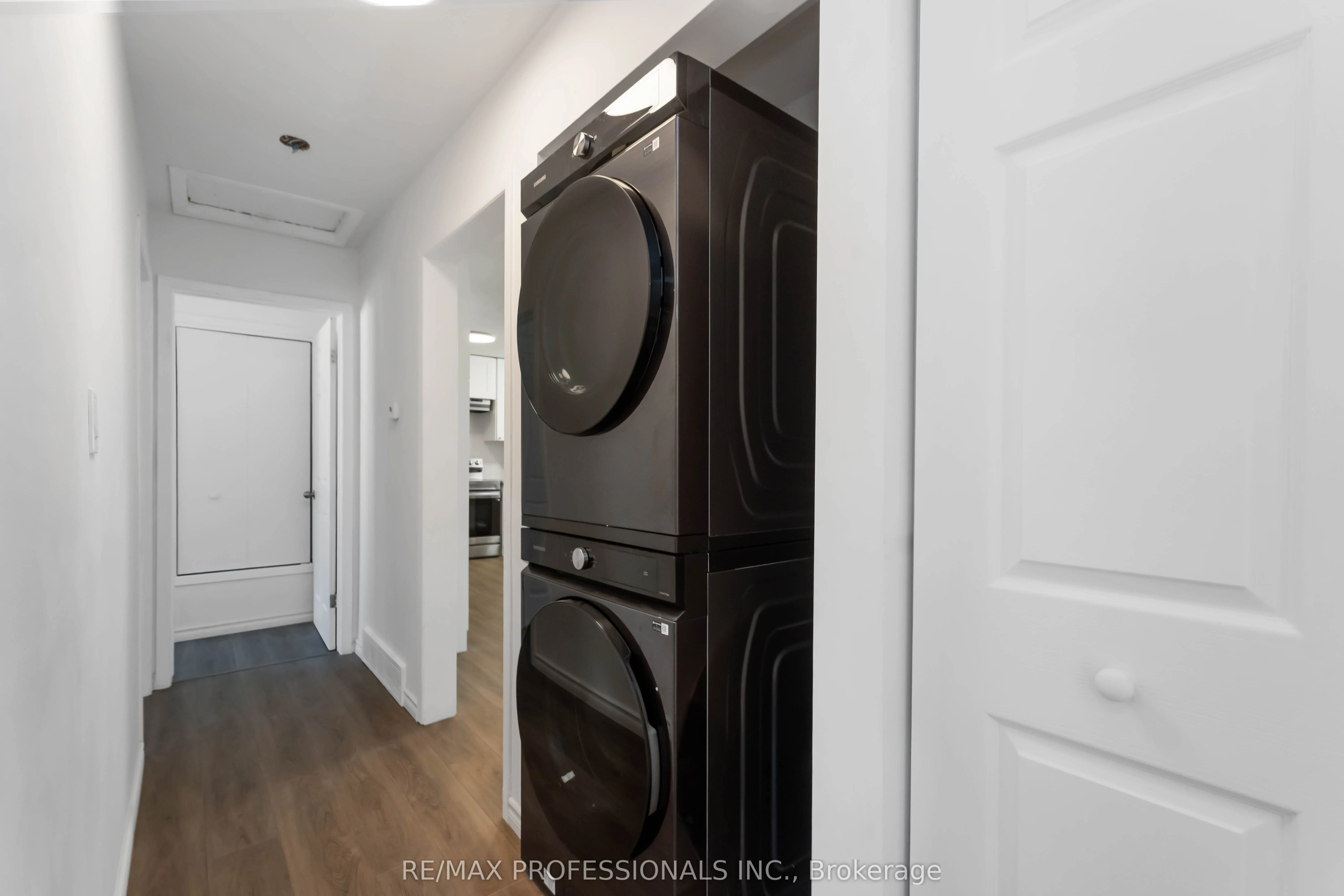 10 Cindy Drive, #UPPER