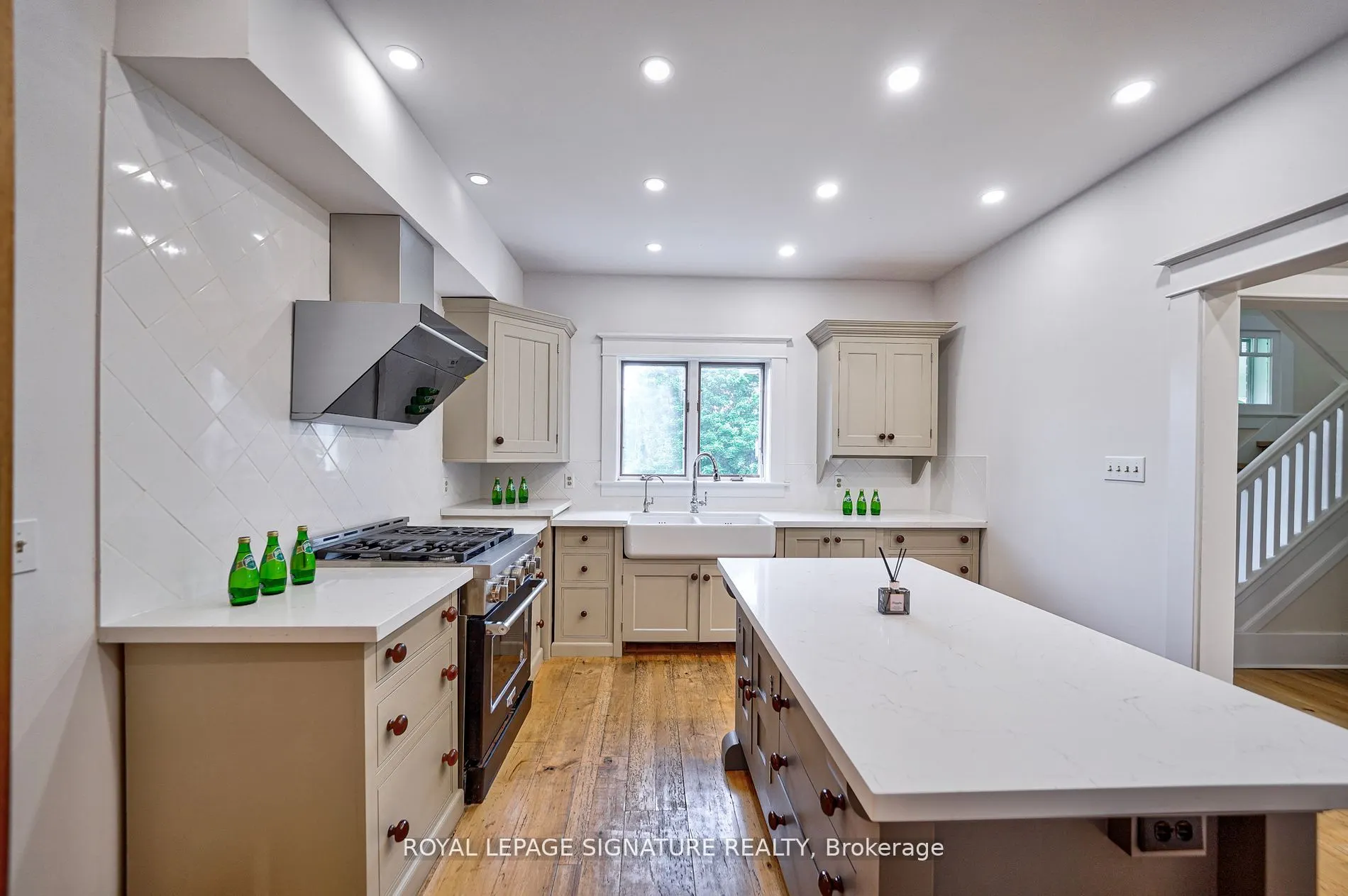 424 8th Concession Road E