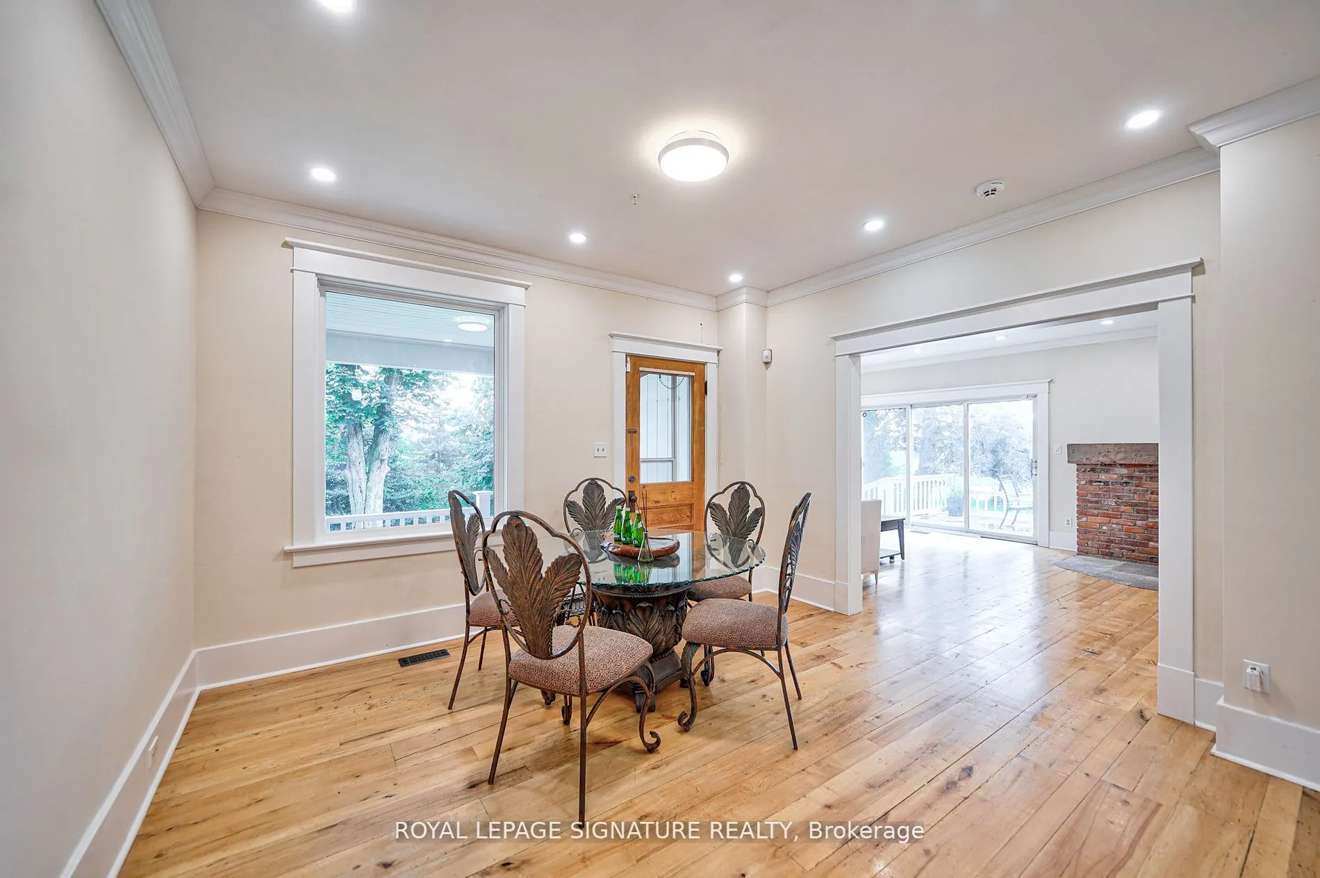 424 8th Concession Road E
