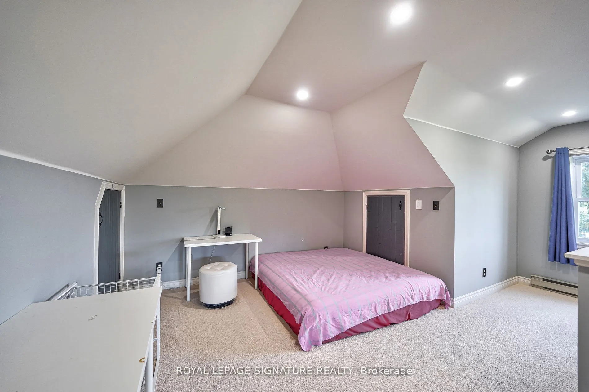 424 8th Concession Road E