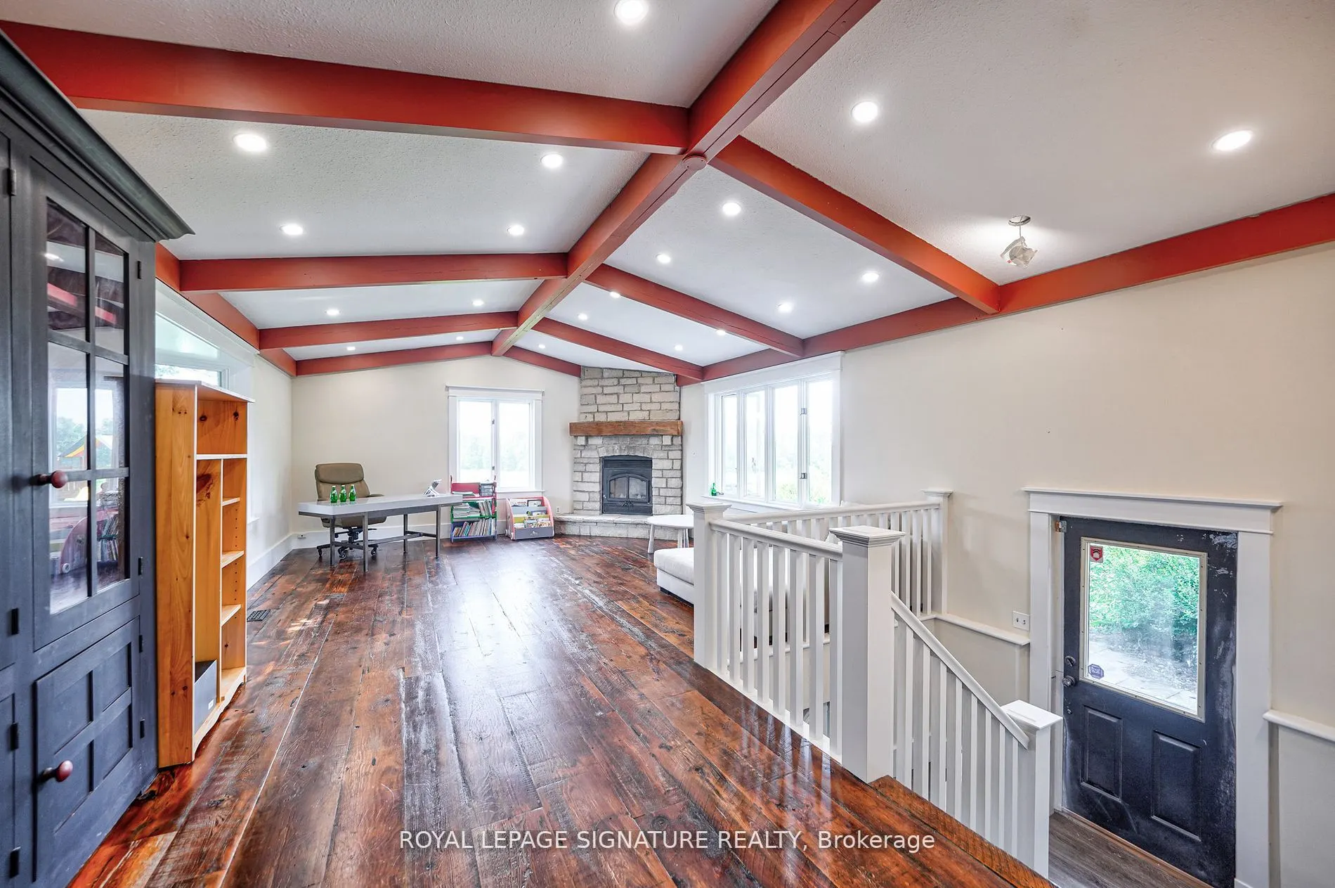 424 8th Concession Road E