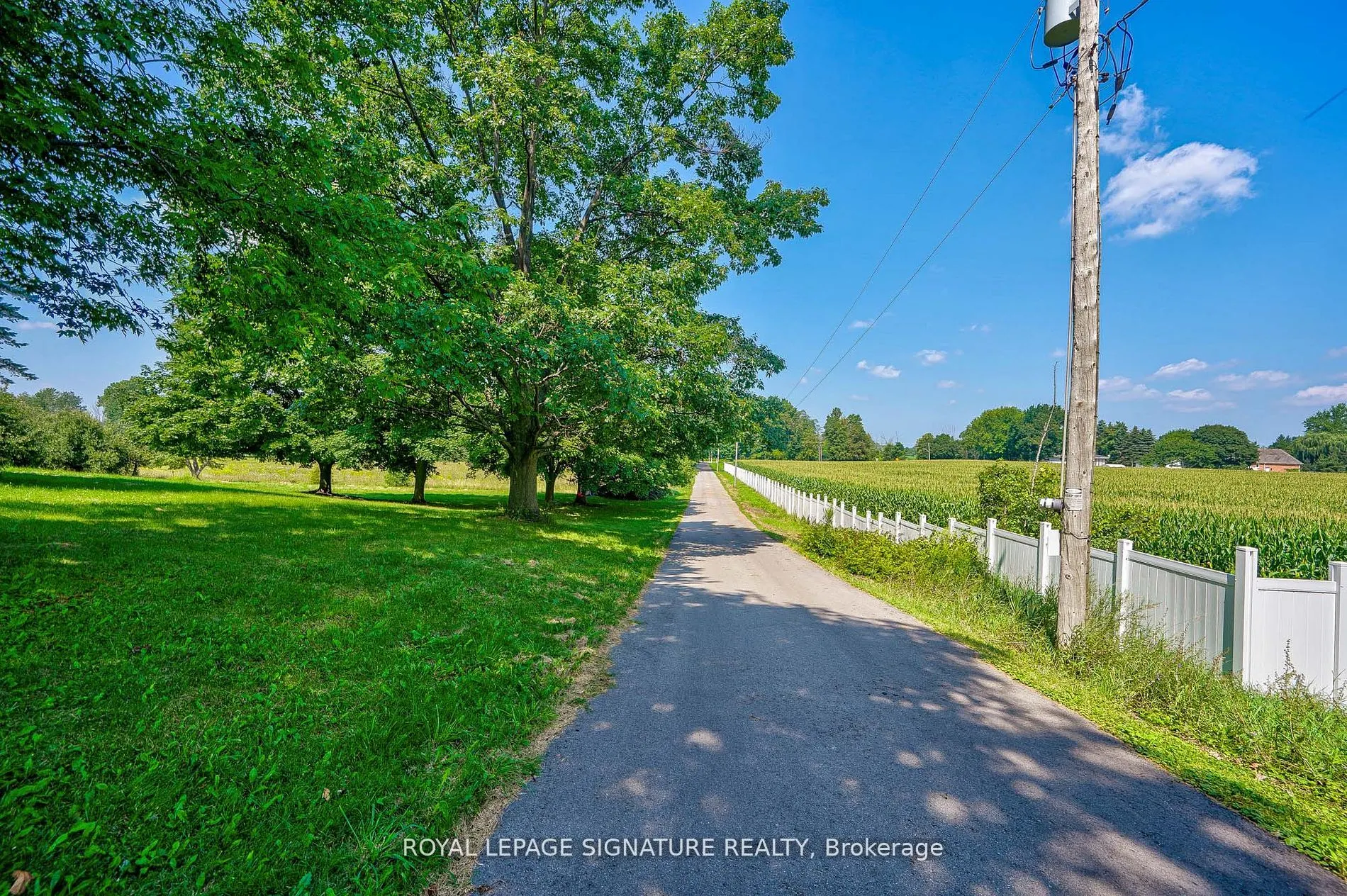 424 8th Concession Road E