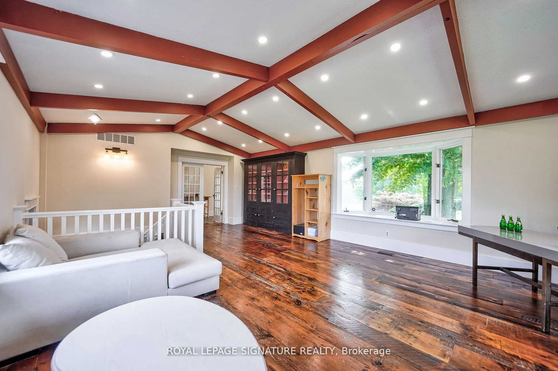 424 8th Concession Road E