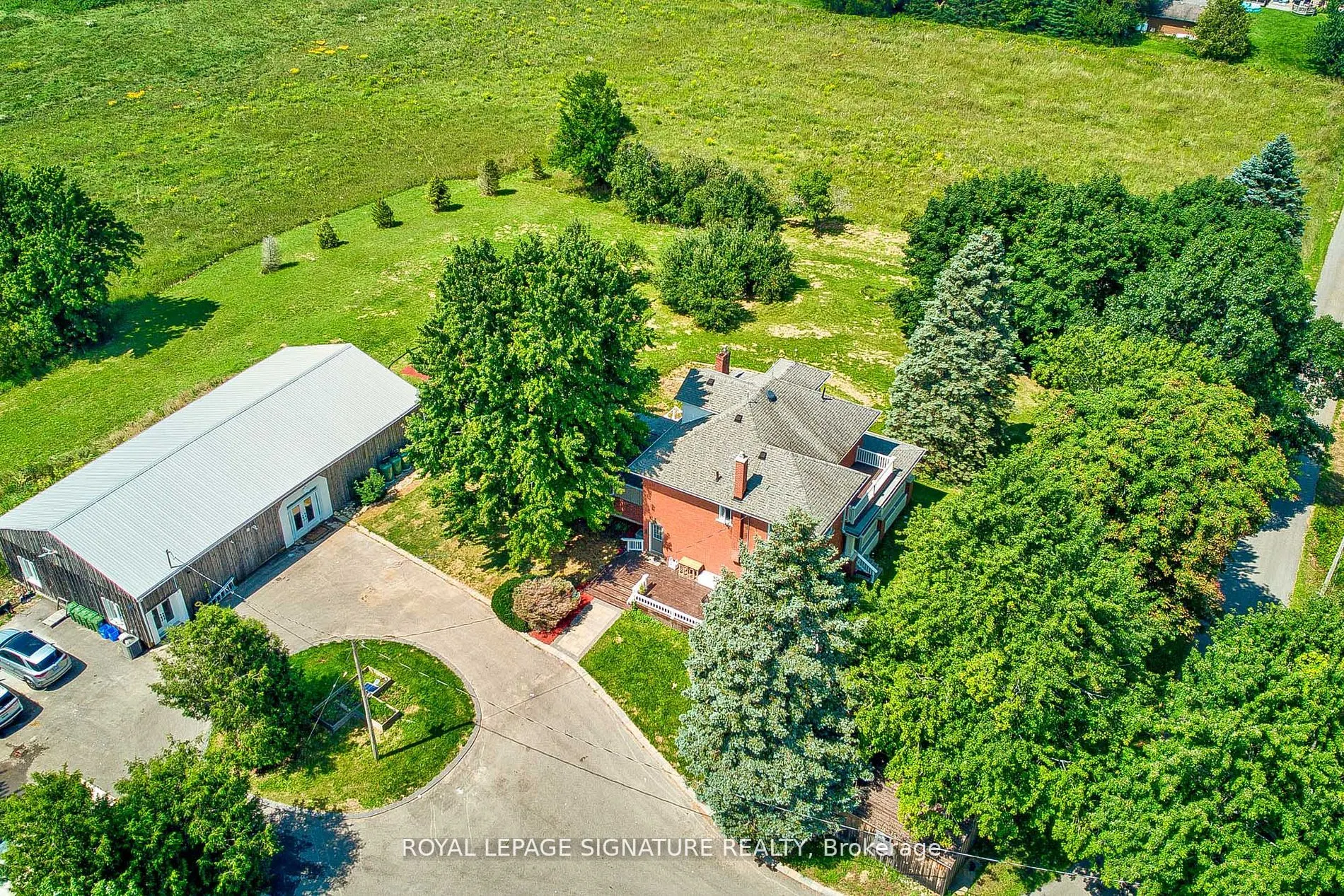 424 8th Concession Road E