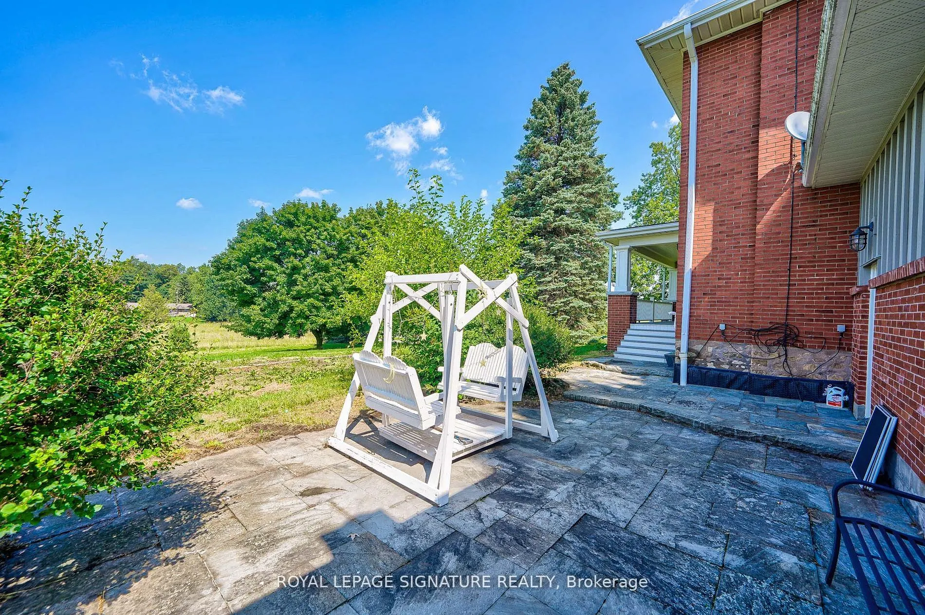 424 8th Concession Road E