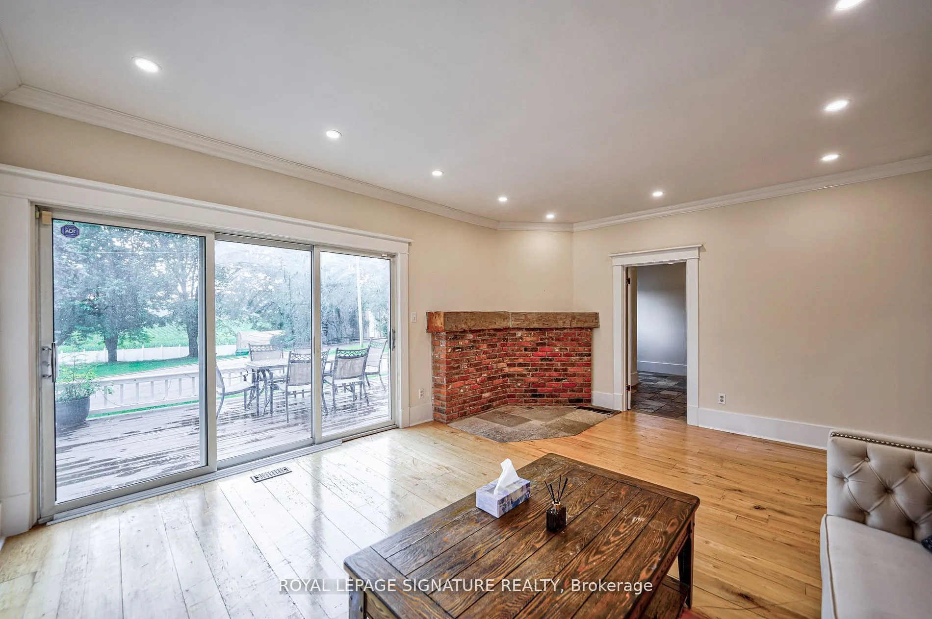 424 8th Concession Road E