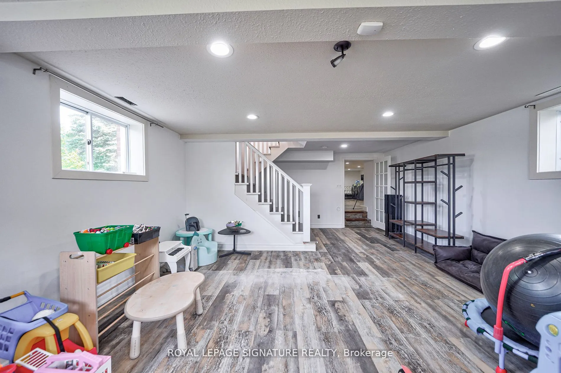 424 8th Concession Road E
