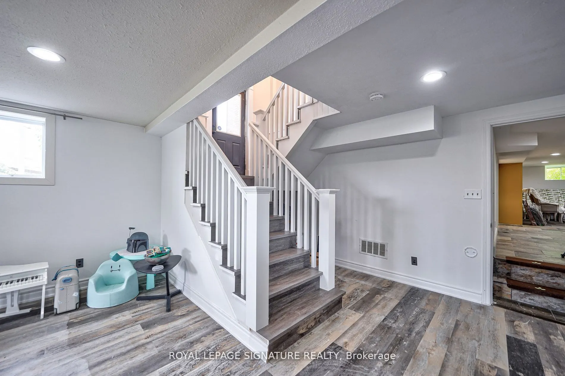 424 8th Concession Road E