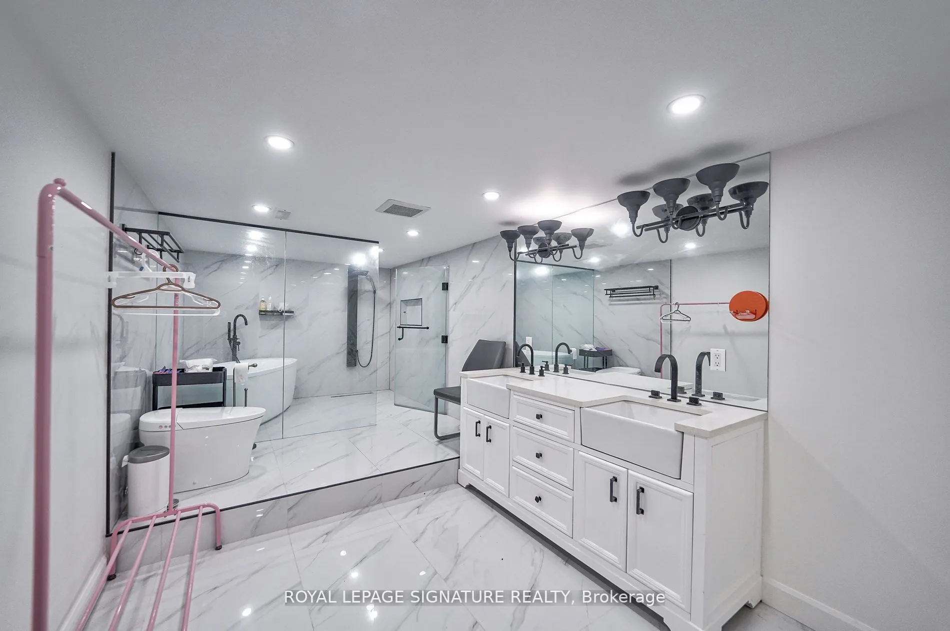 424 8th Concession Road E