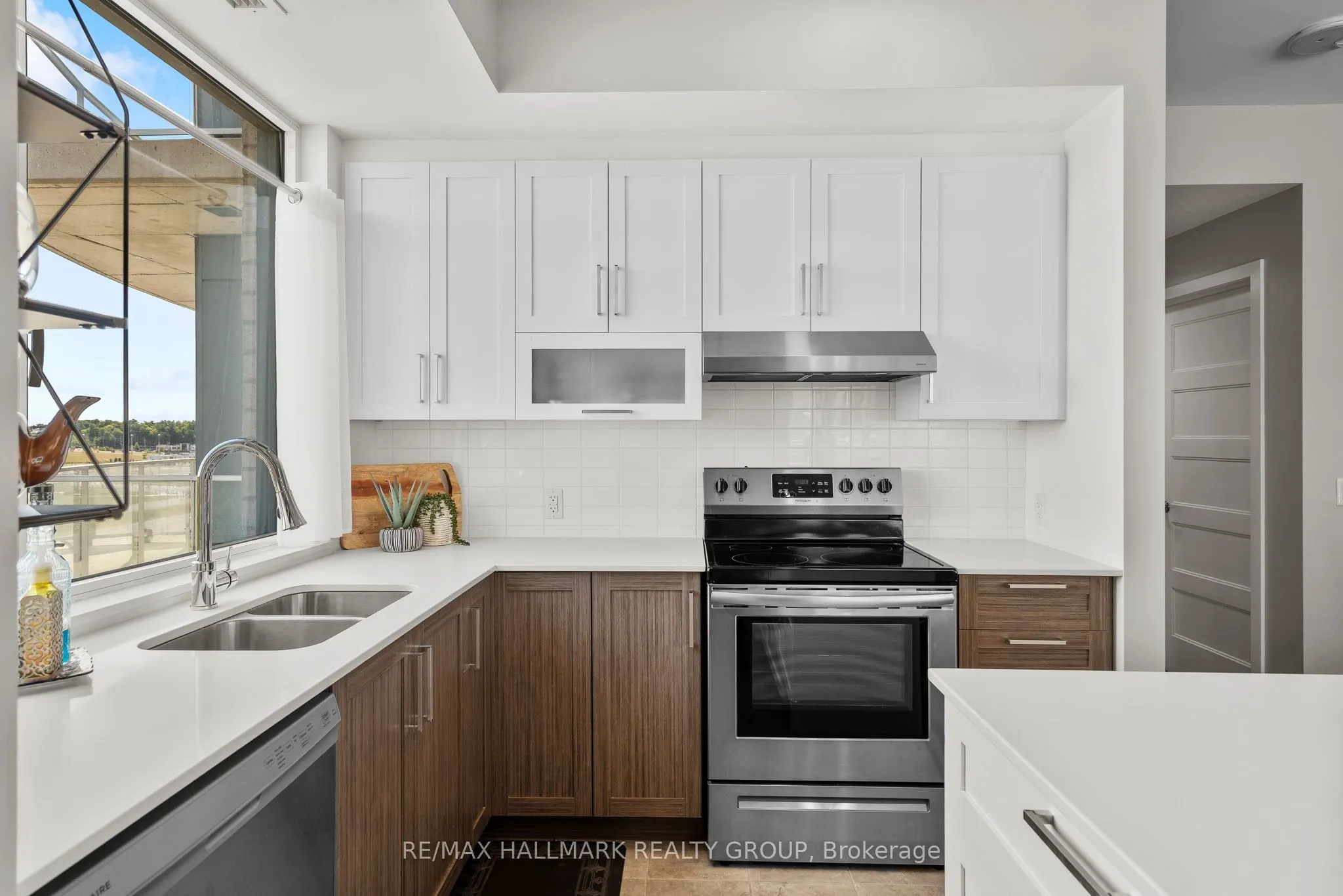200 Inlet Private, #902