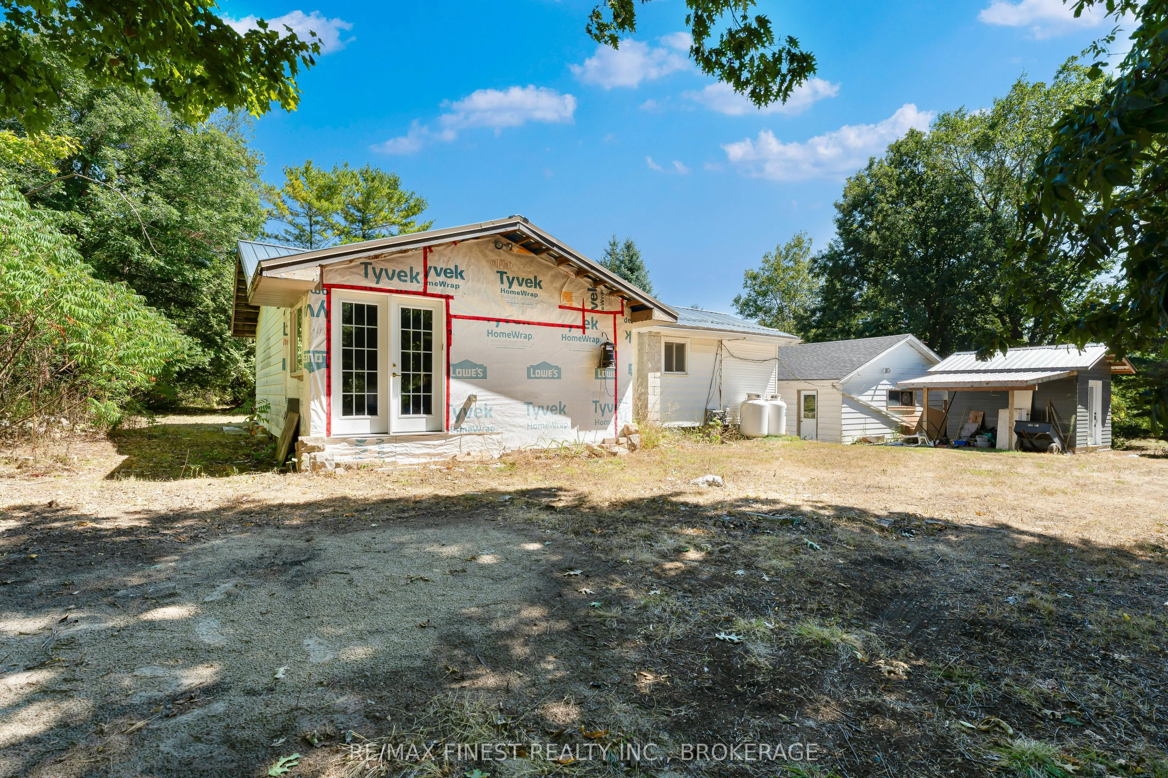 2843 Perth Road