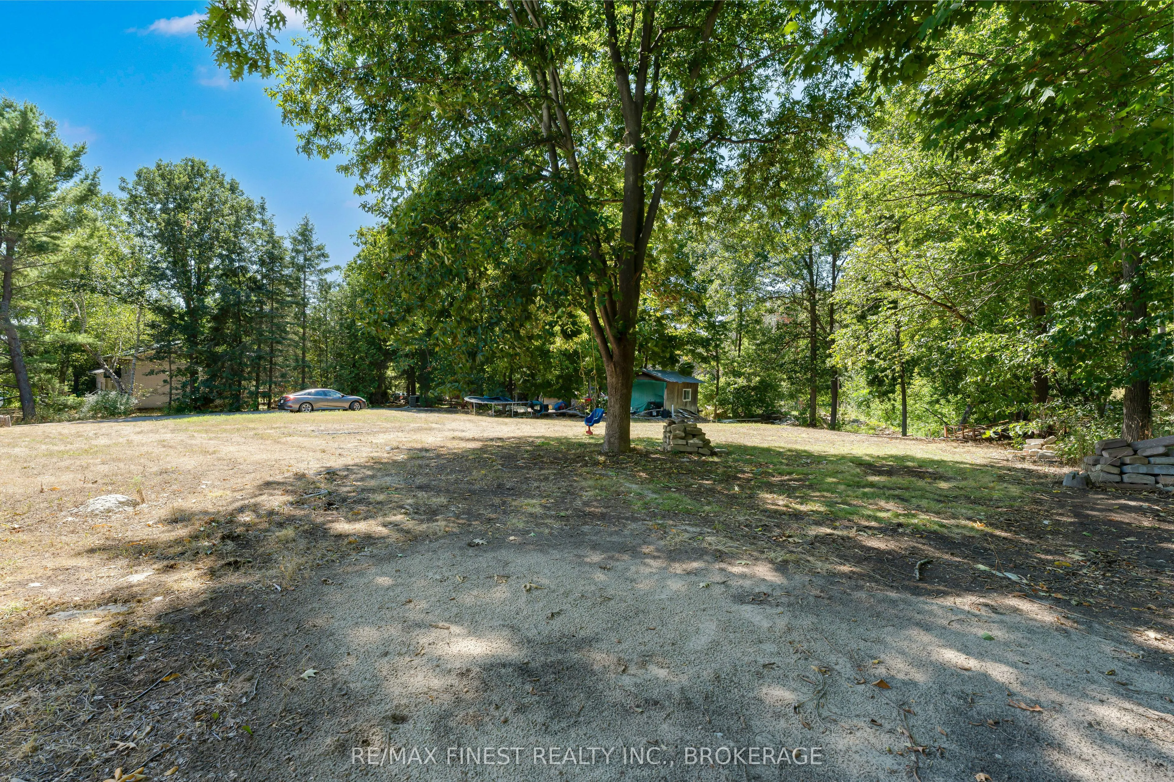 2843 Perth Road