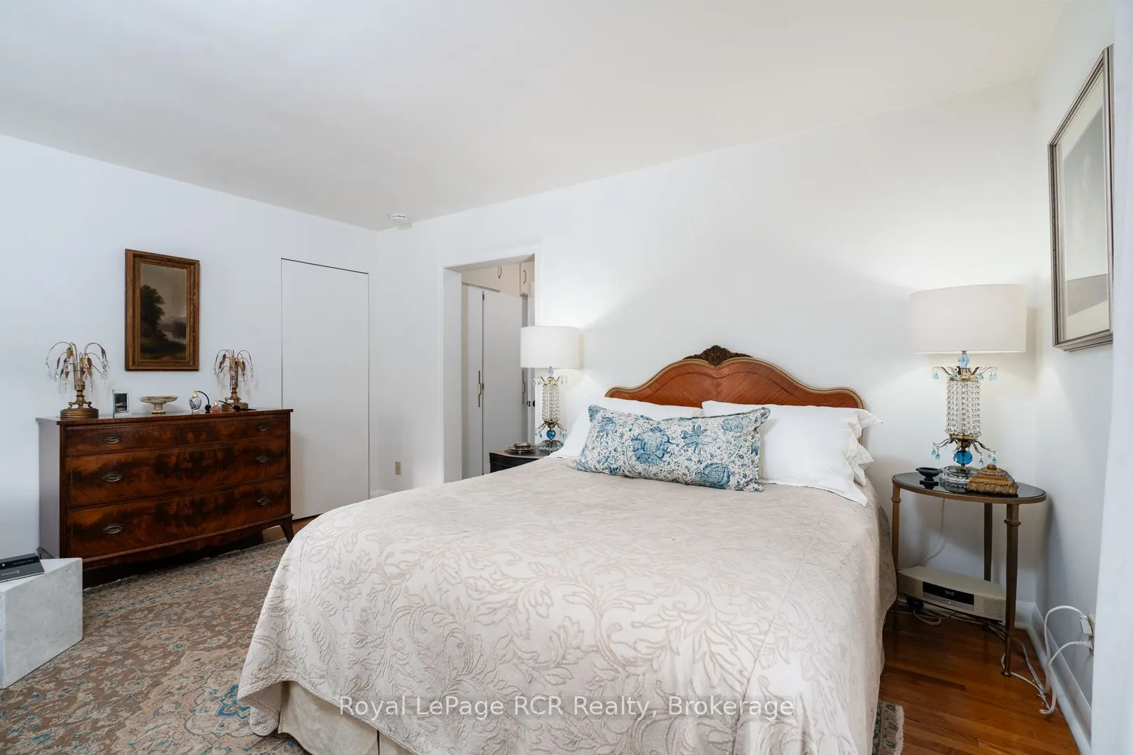 106 Bruce Street S