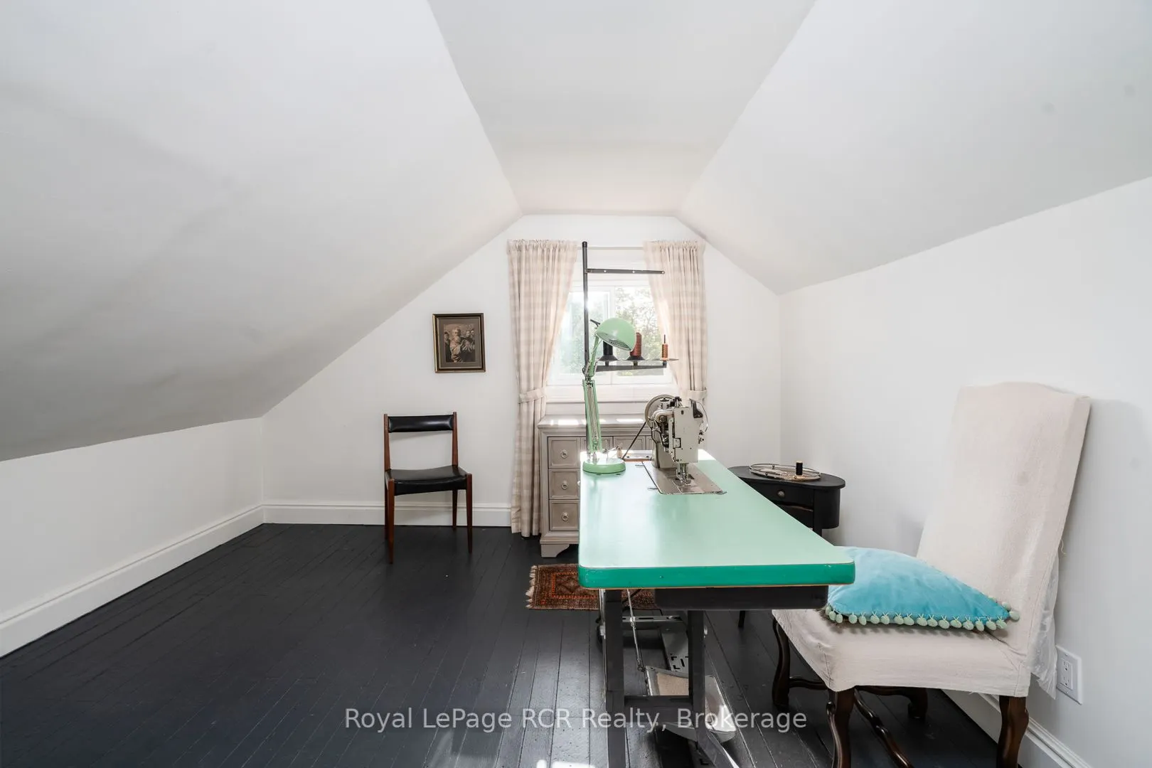 106 Bruce Street S