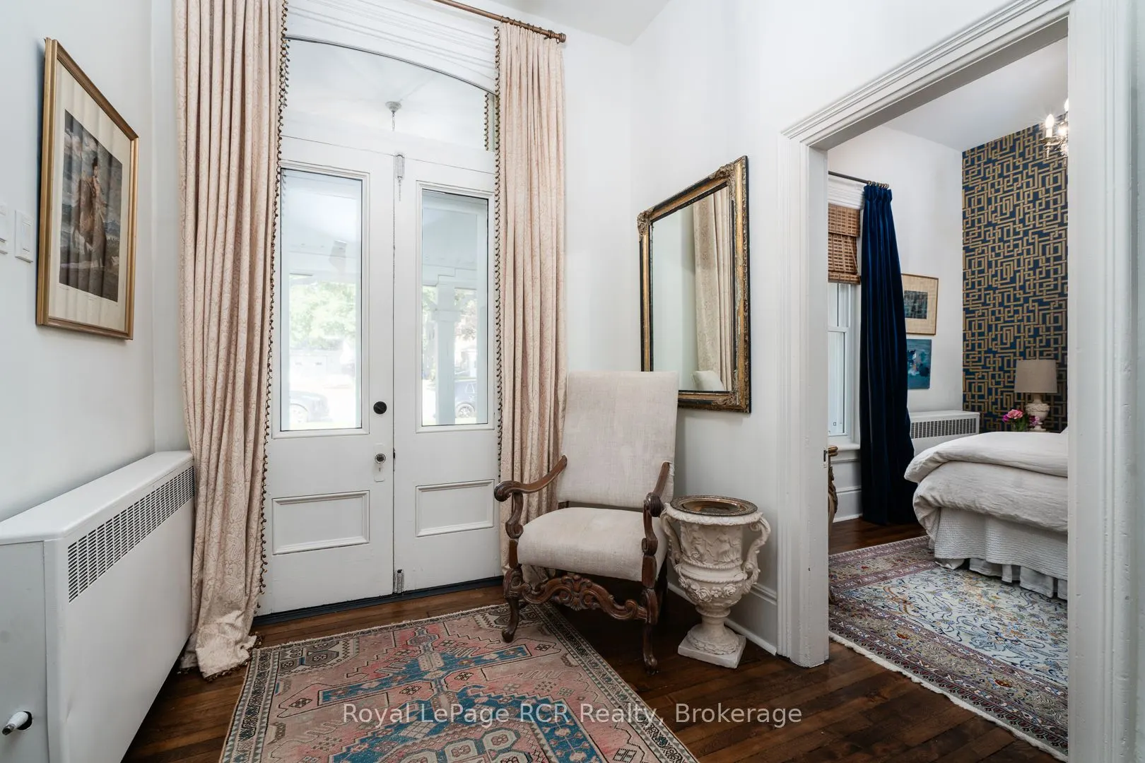 106 Bruce Street S