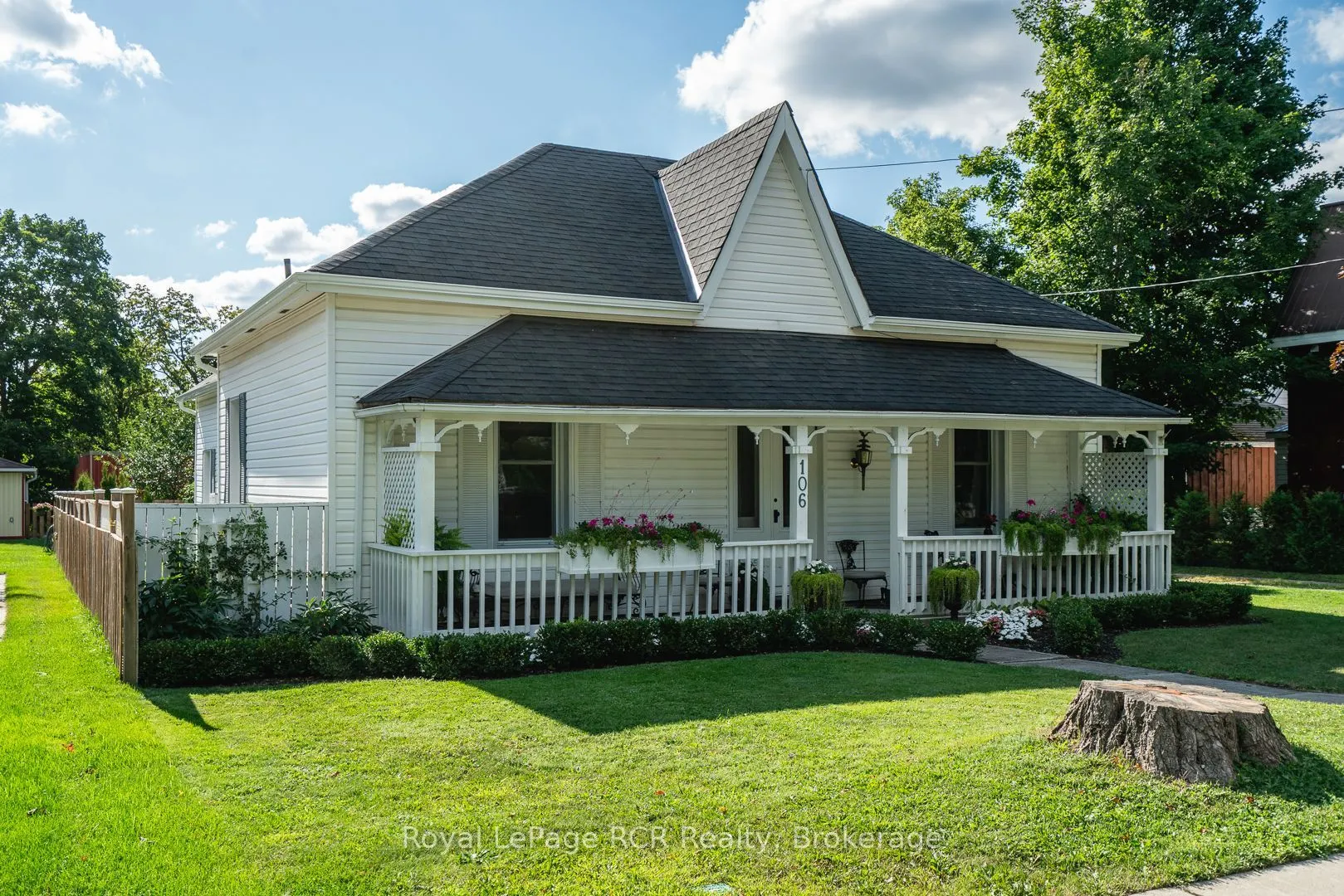 106 Bruce Street S