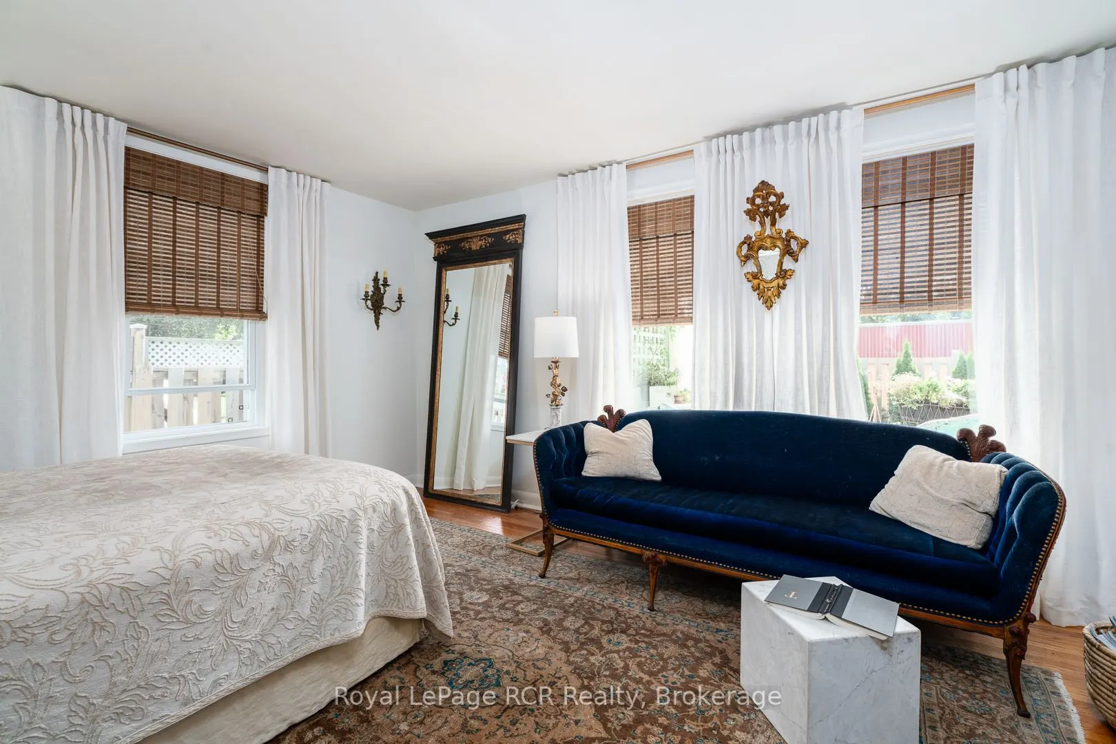 106 Bruce Street S