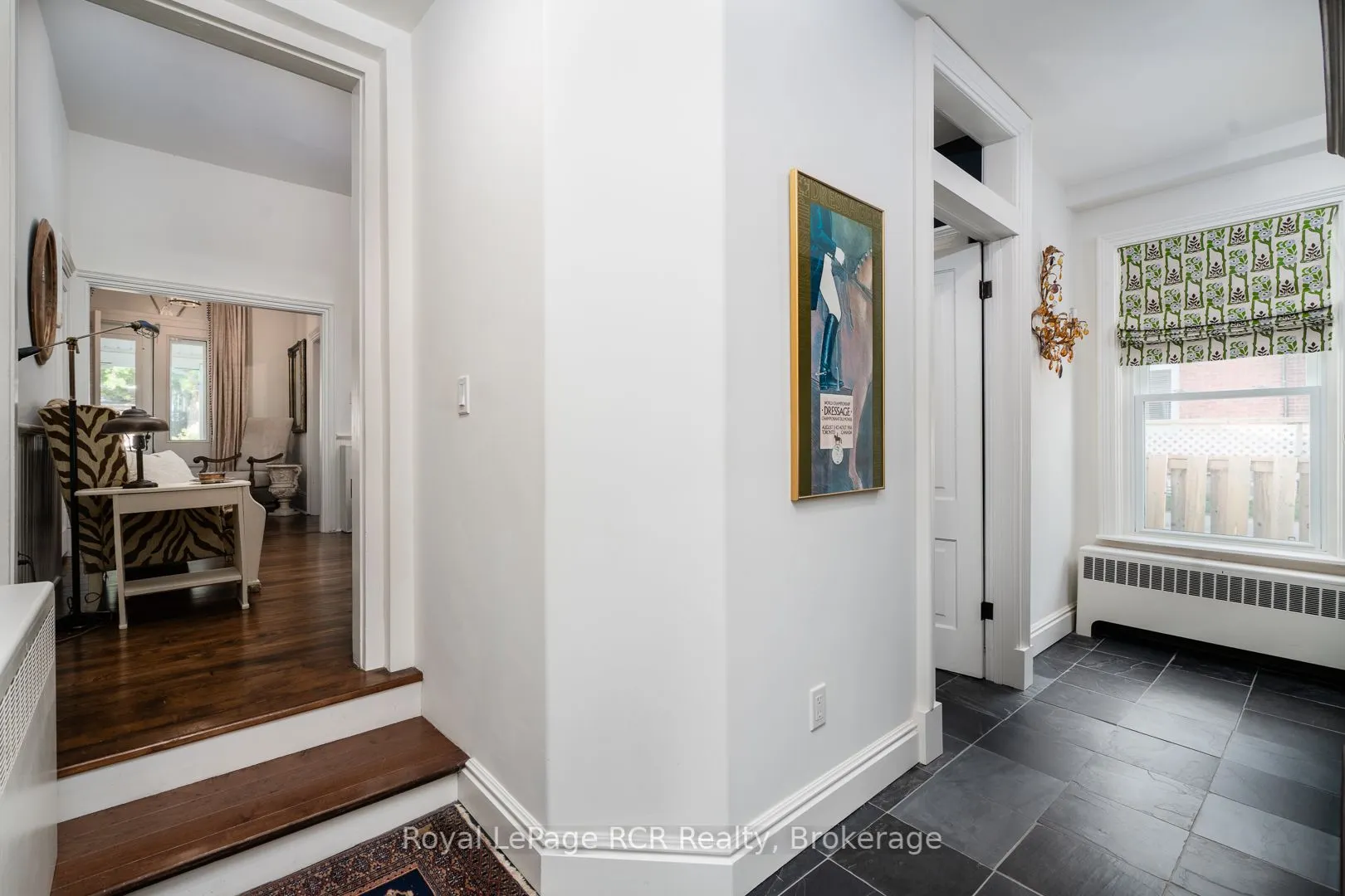 106 Bruce Street S