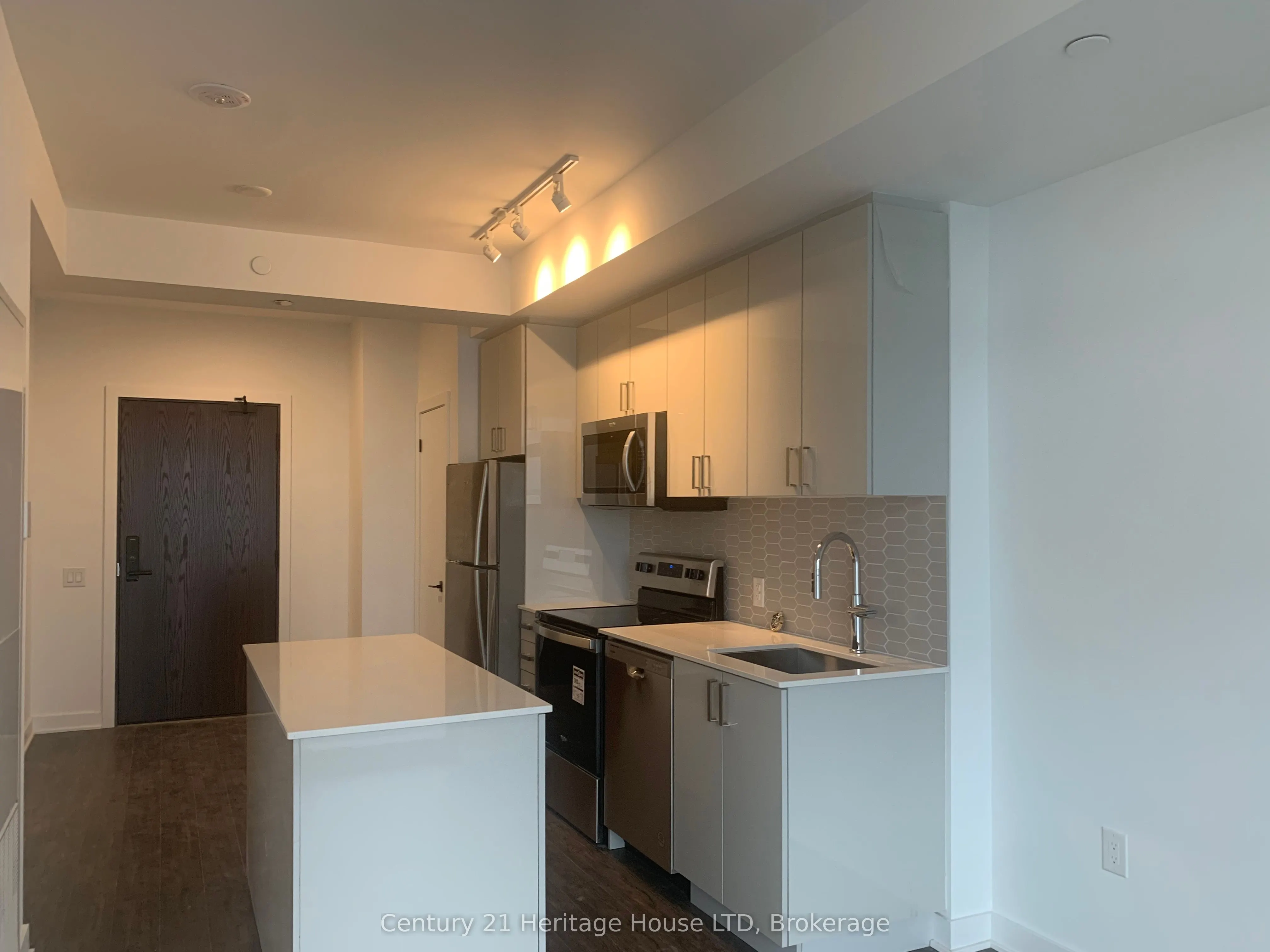 2782 Barton Street, #1013