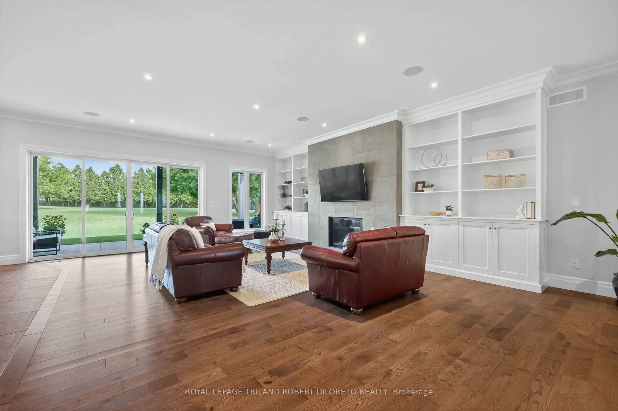1445 Sunningdale Road W