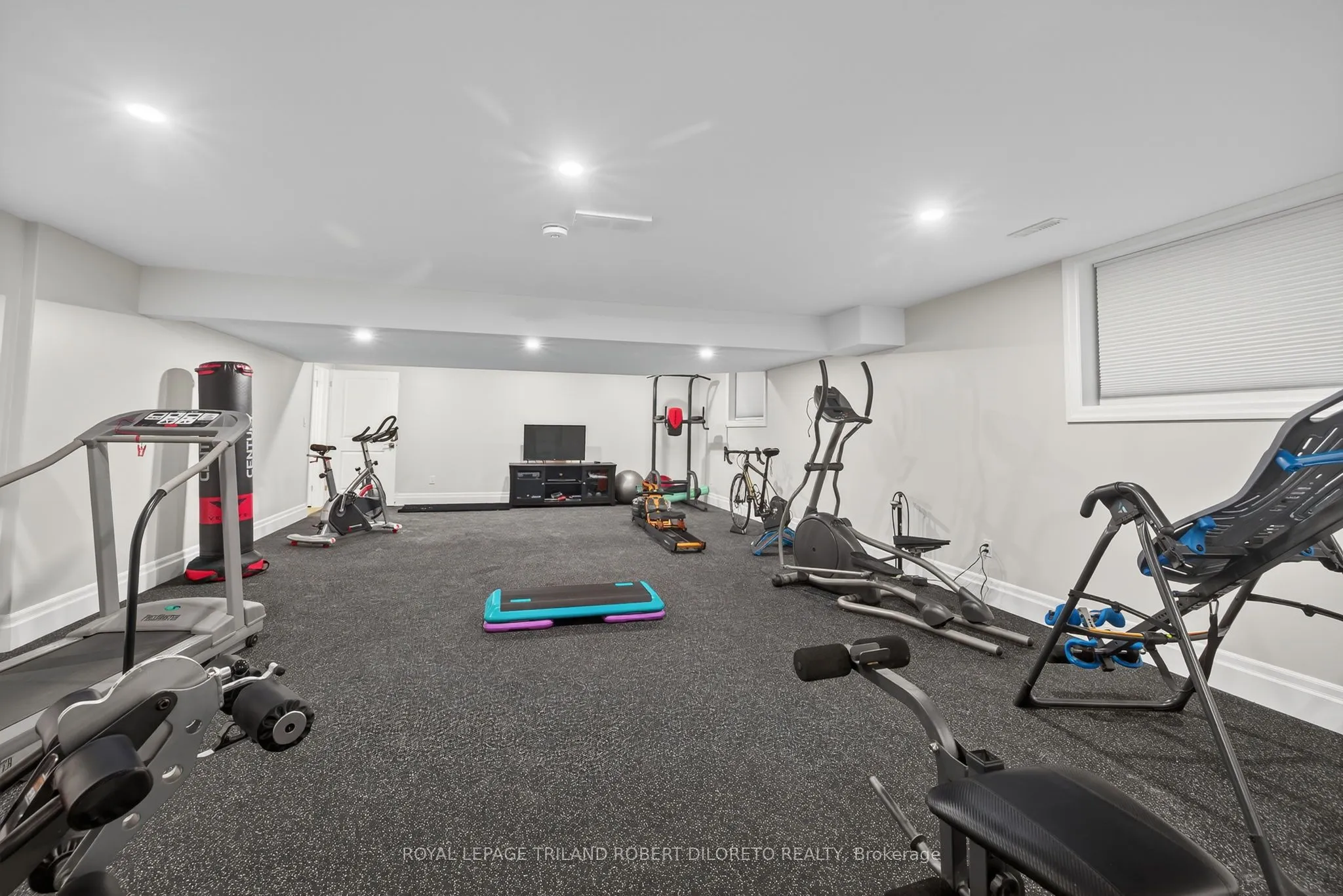 1445 Sunningdale Road W