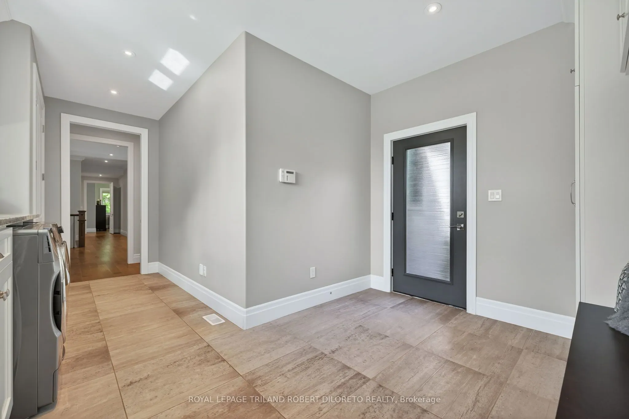 1445 Sunningdale Road W