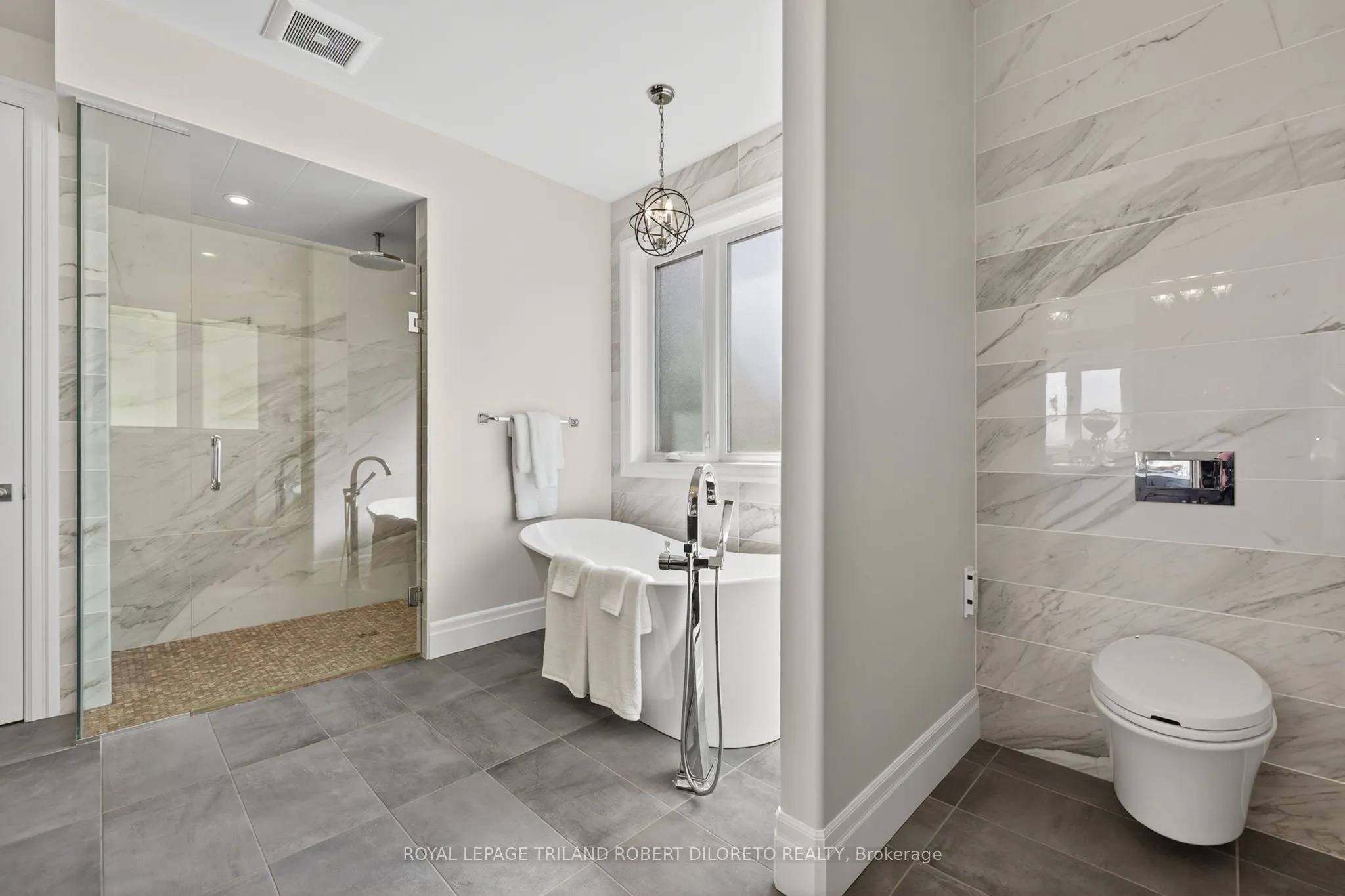 1445 Sunningdale Road W
