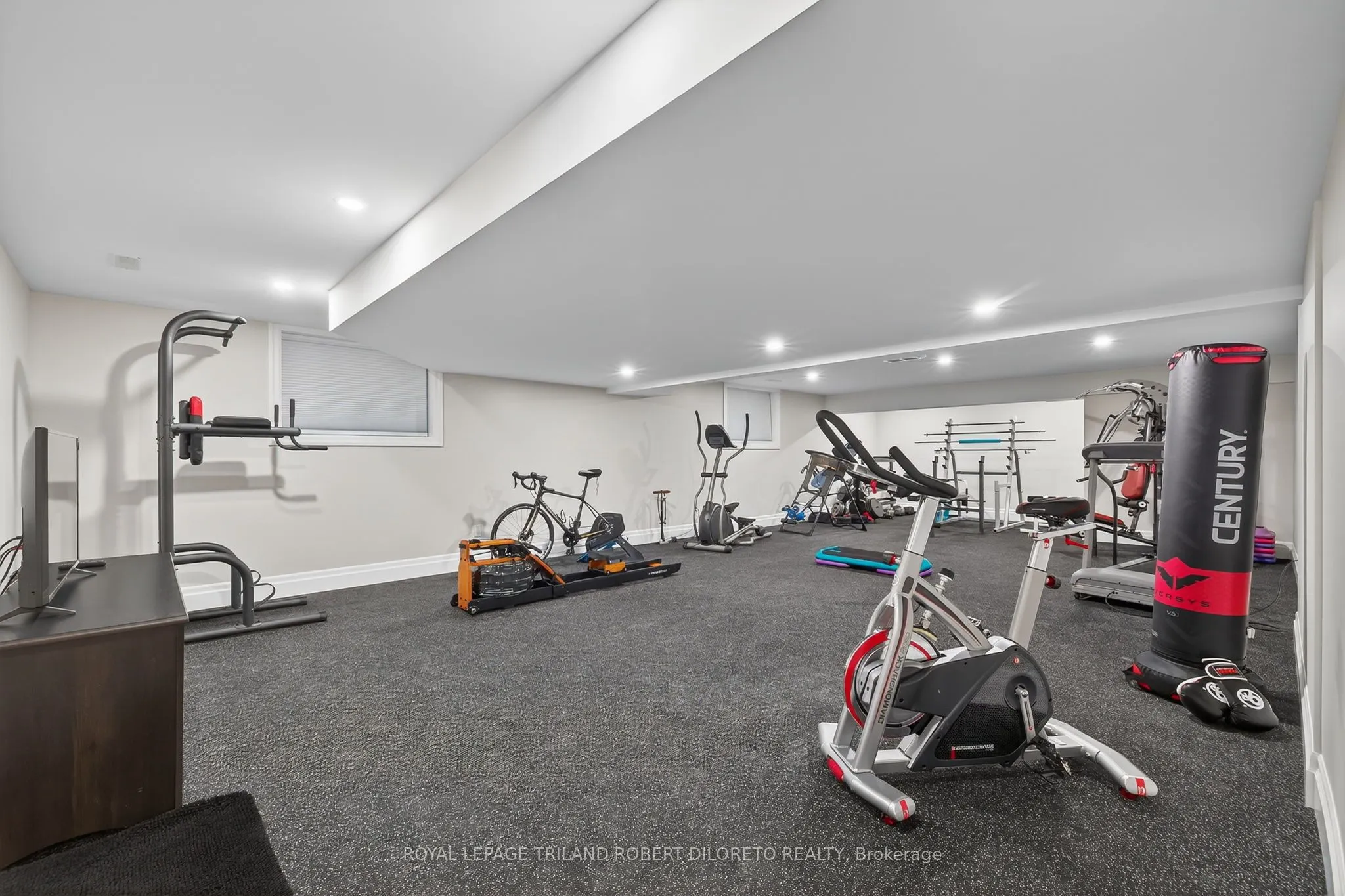 1445 Sunningdale Road W