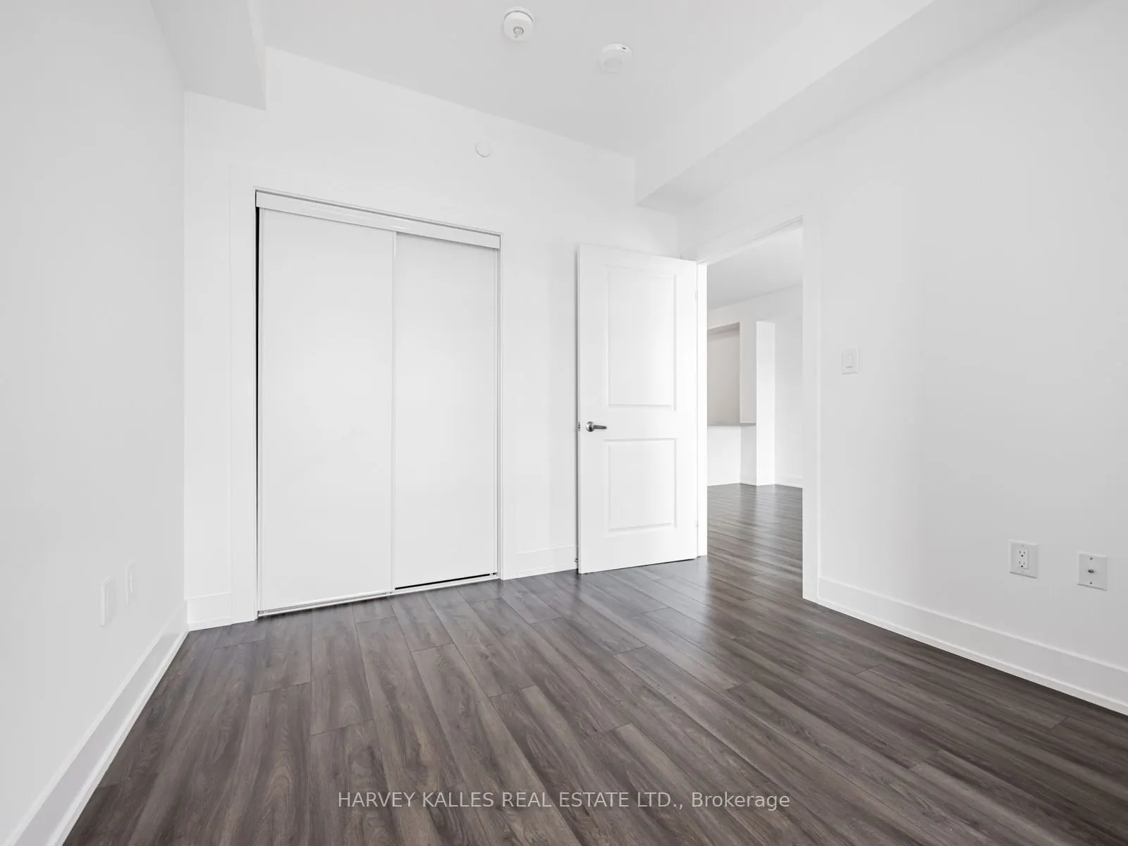 450 Dundas Street E, #704