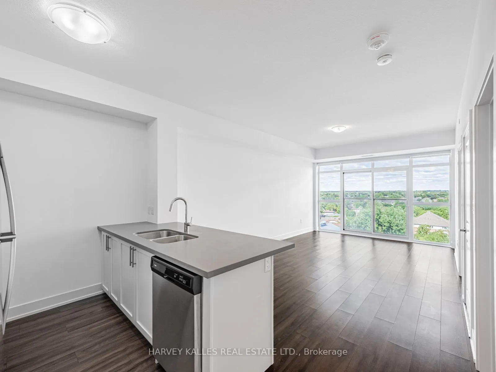 450 Dundas Street E, #704