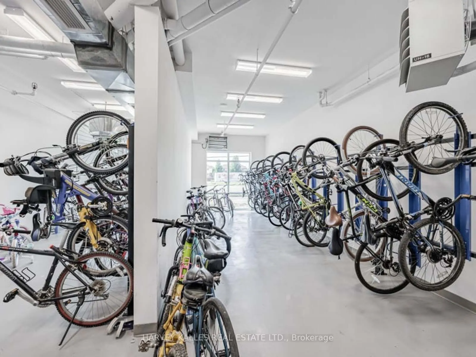 450 Dundas Street E, #704
