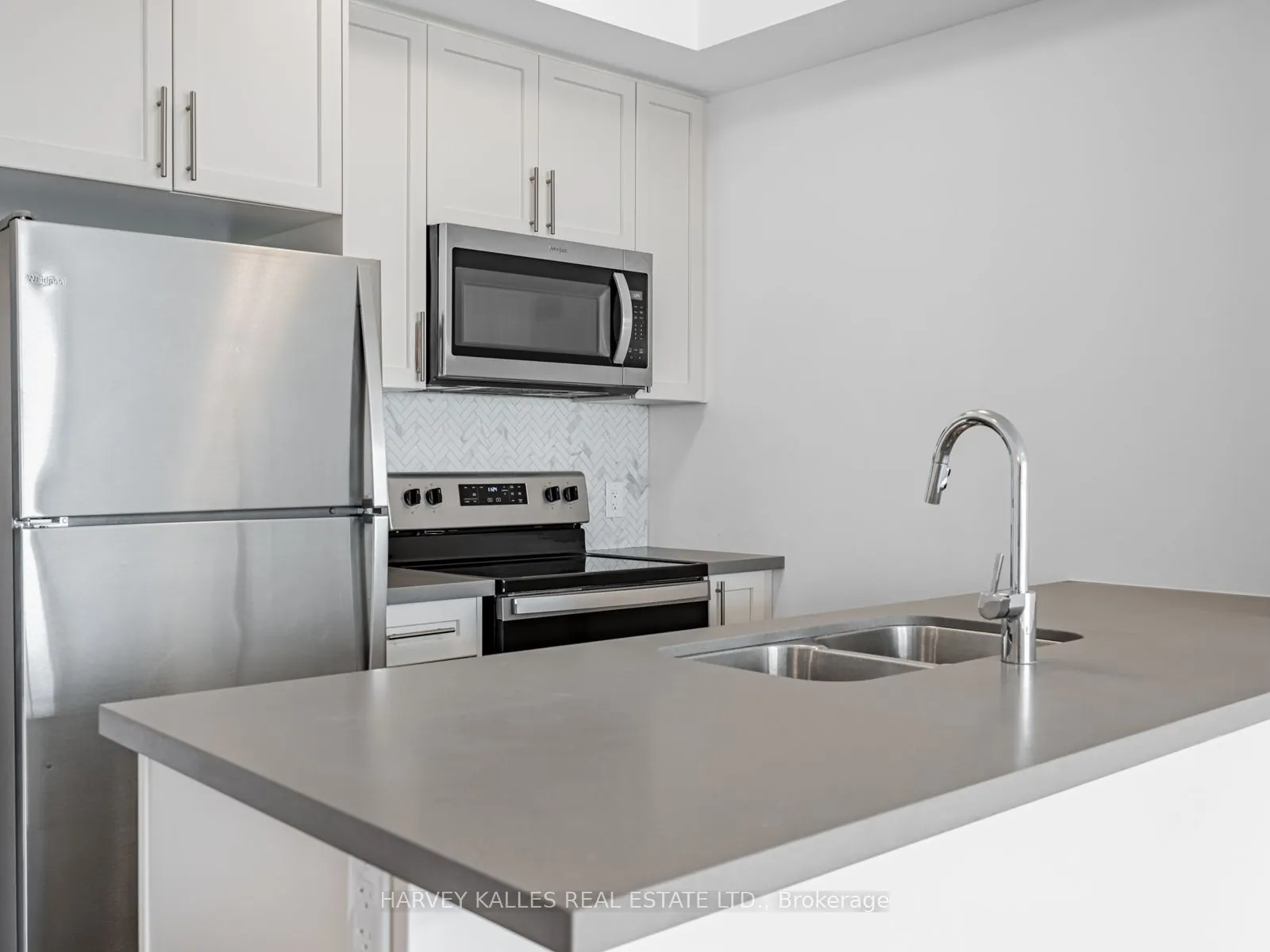450 Dundas Street E, #704