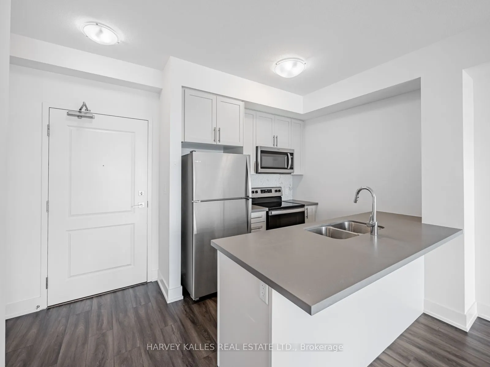 450 Dundas Street E, #704