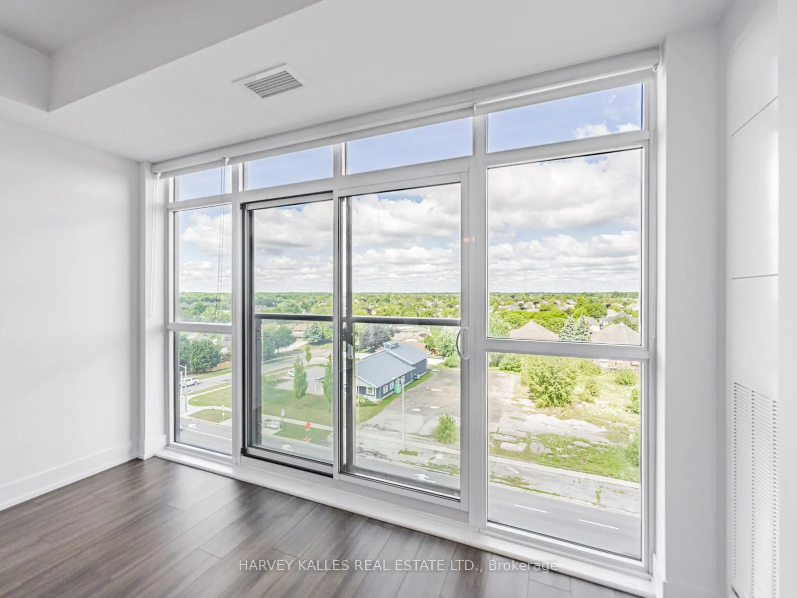 450 Dundas Street E, #704