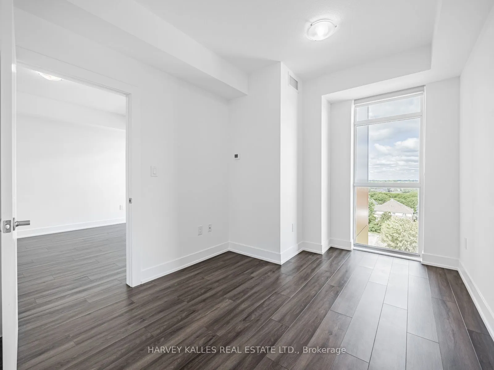 450 Dundas Street E, #704