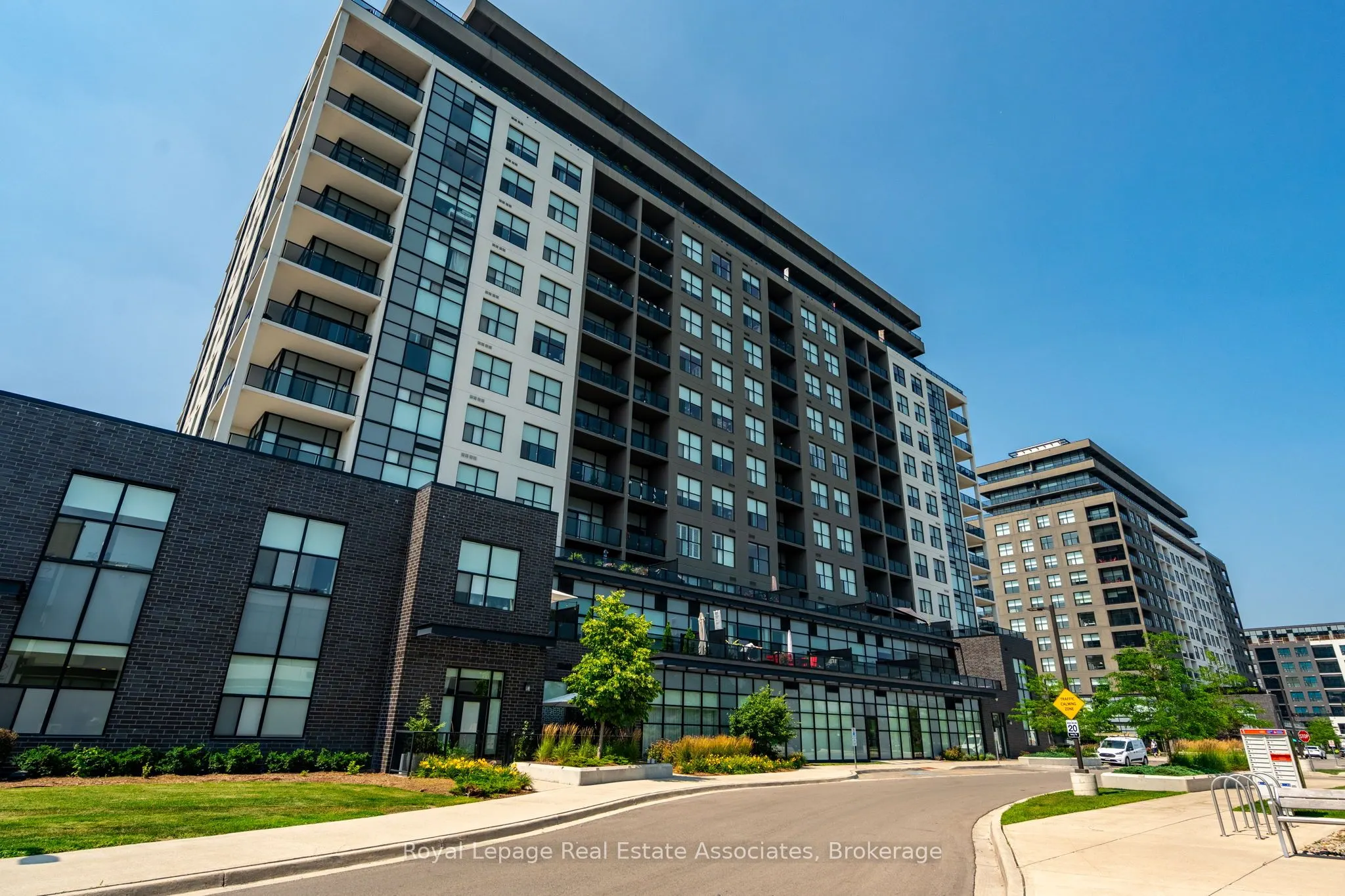 1878 Gordon Street, #814
