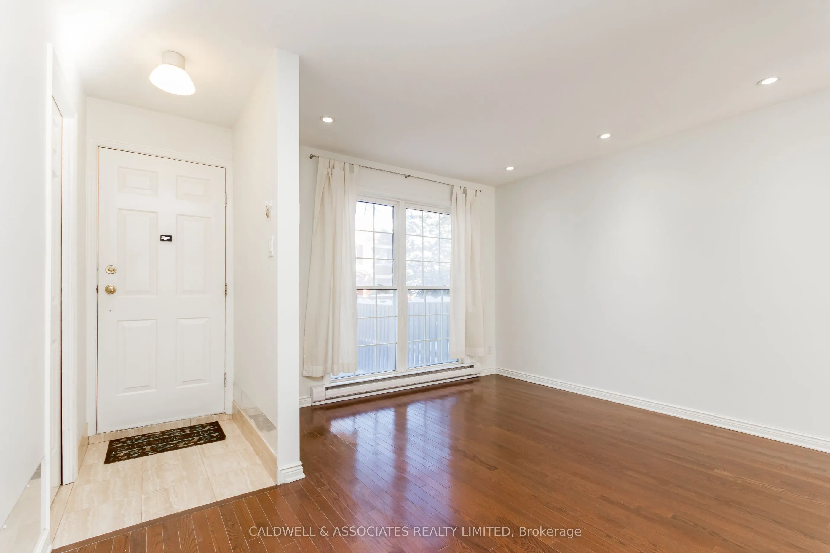 319 Mackay Street, #1
