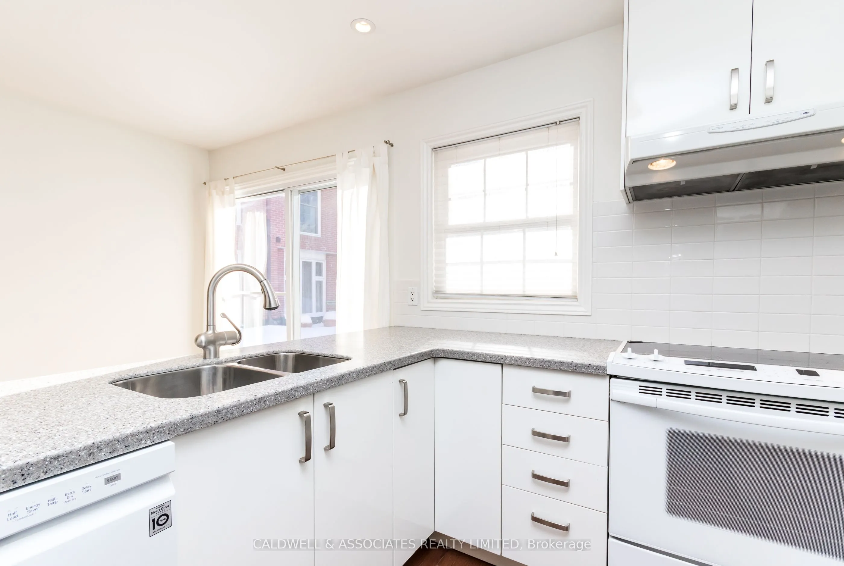 319 Mackay Street, #1