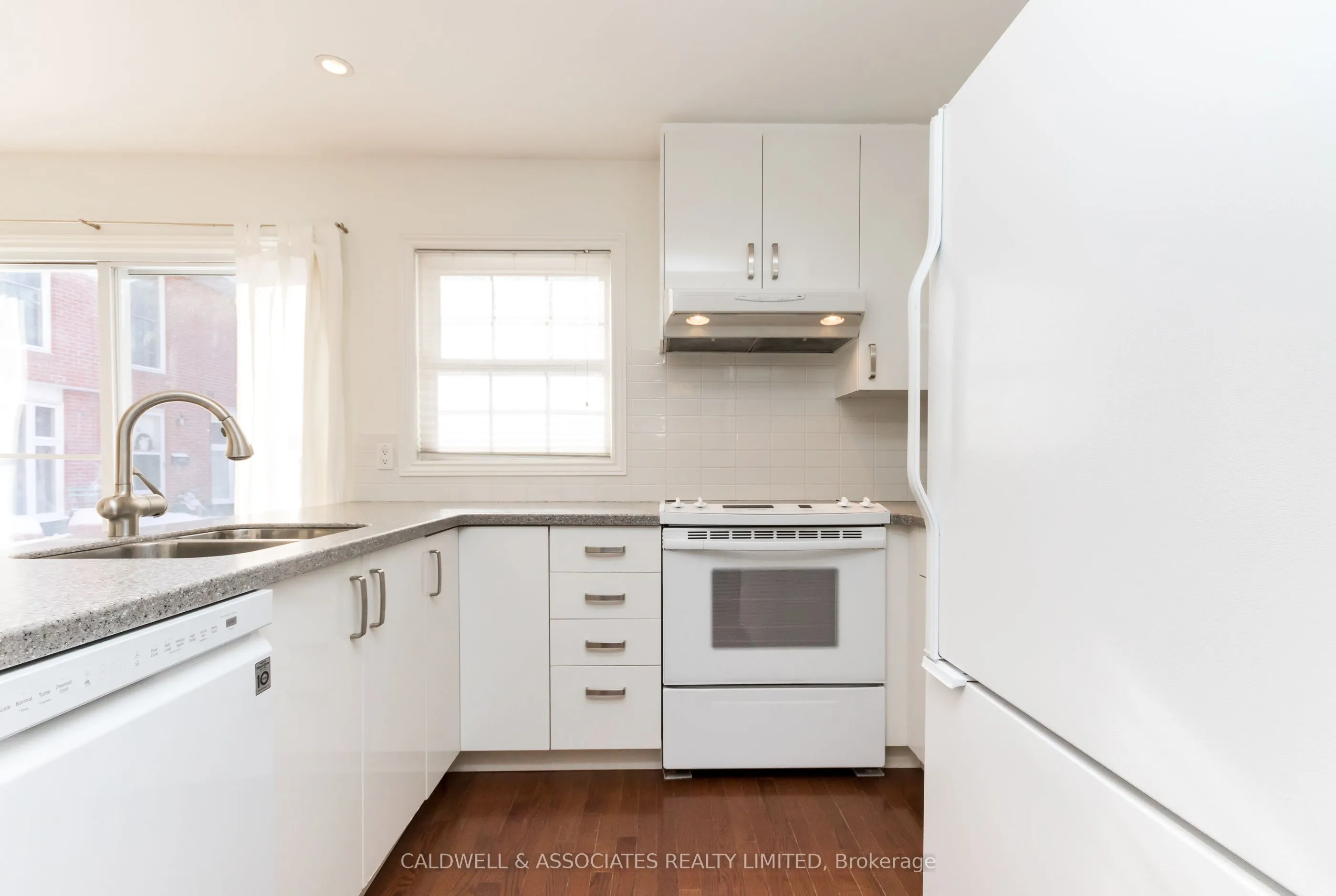 319 Mackay Street, #1