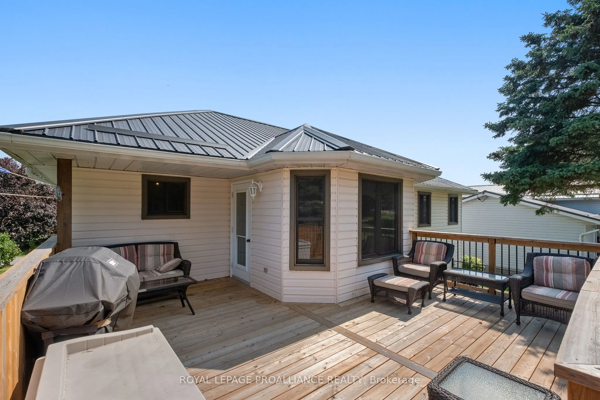 10 Lenore Avenue