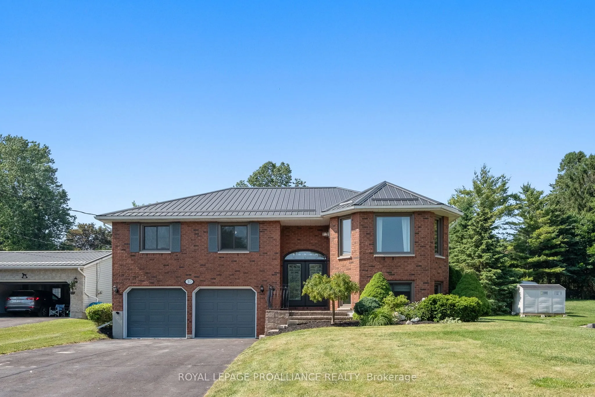 10 Lenore Avenue