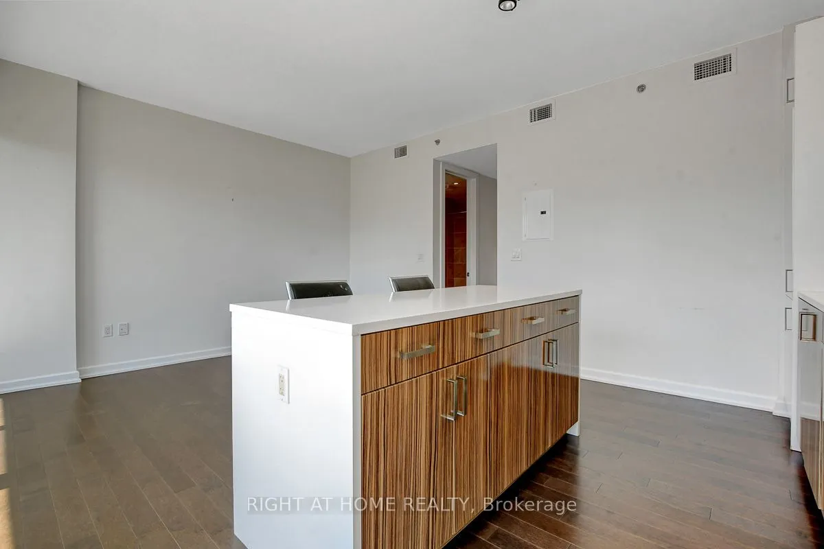 300 Lisgar Street, #504