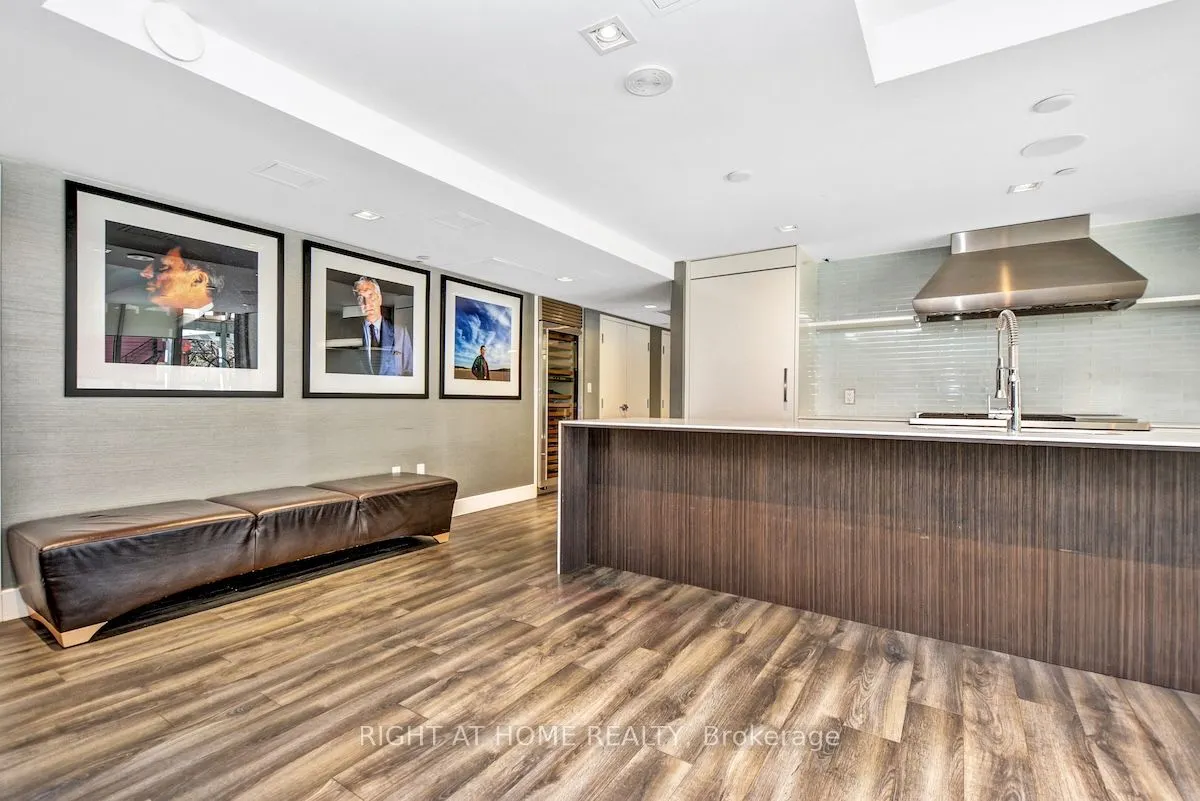 300 Lisgar Street, #504