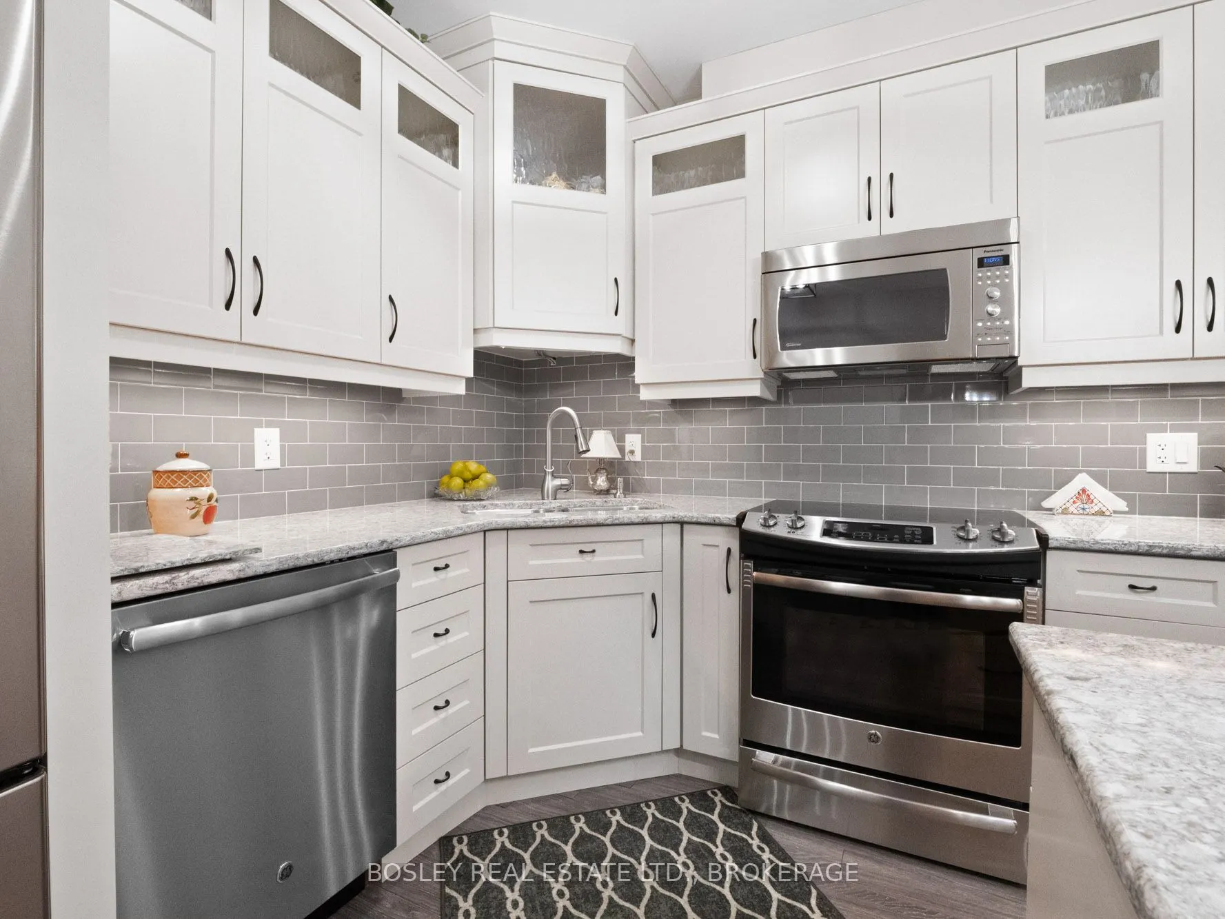 379 Scott Street, #202