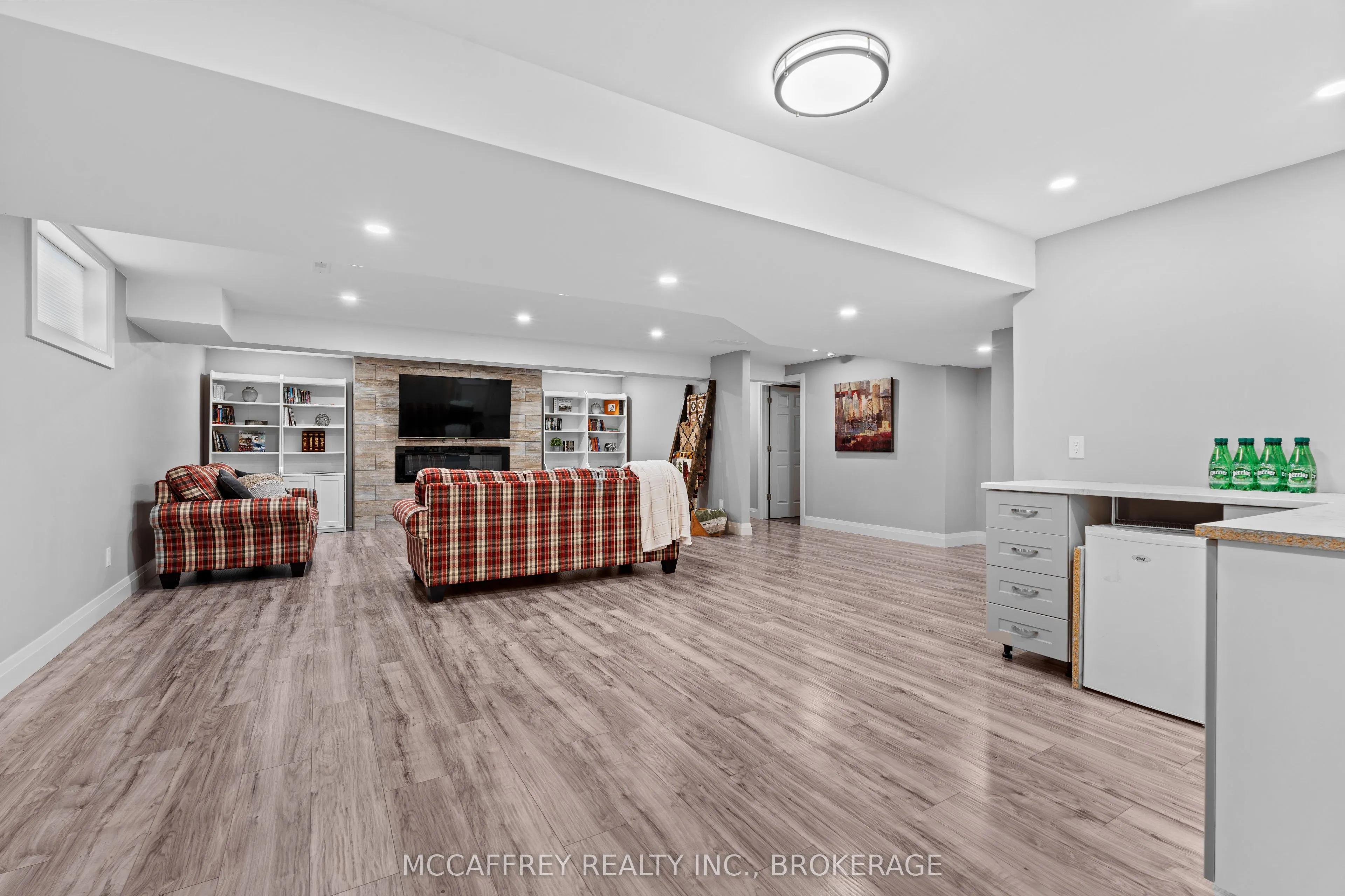 25 STAIKOS Court