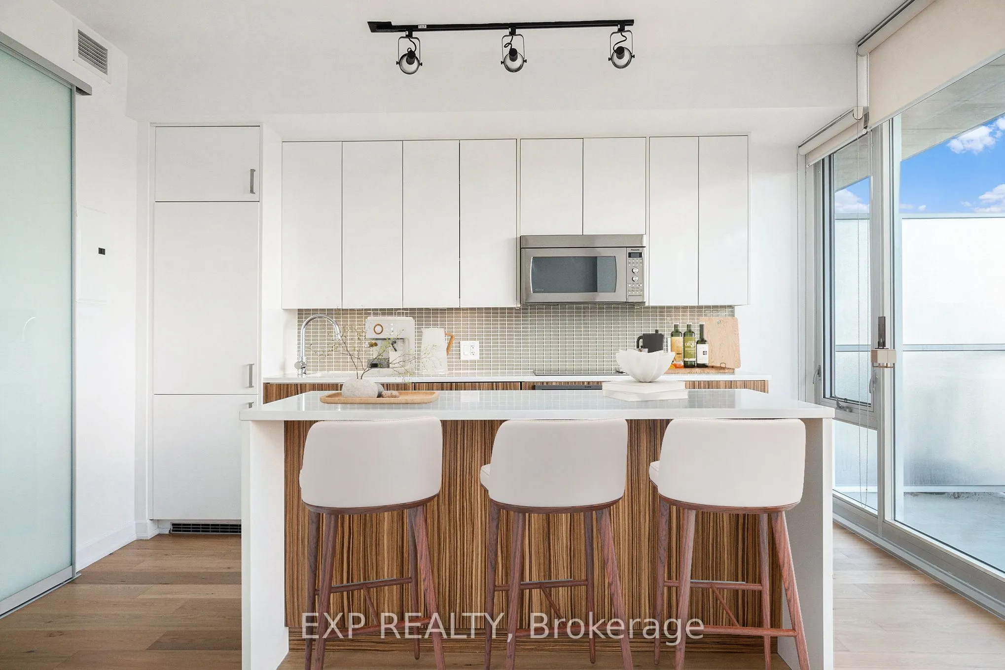 300 Lisgar Street, #707