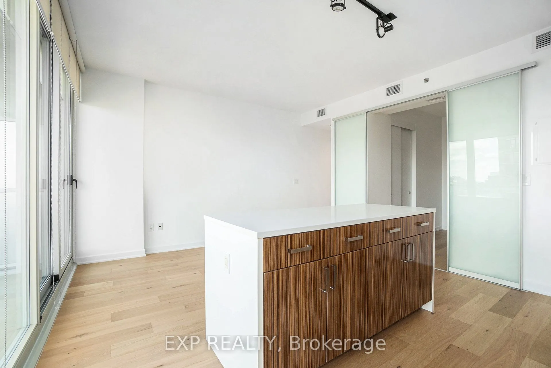 300 Lisgar Street, #707